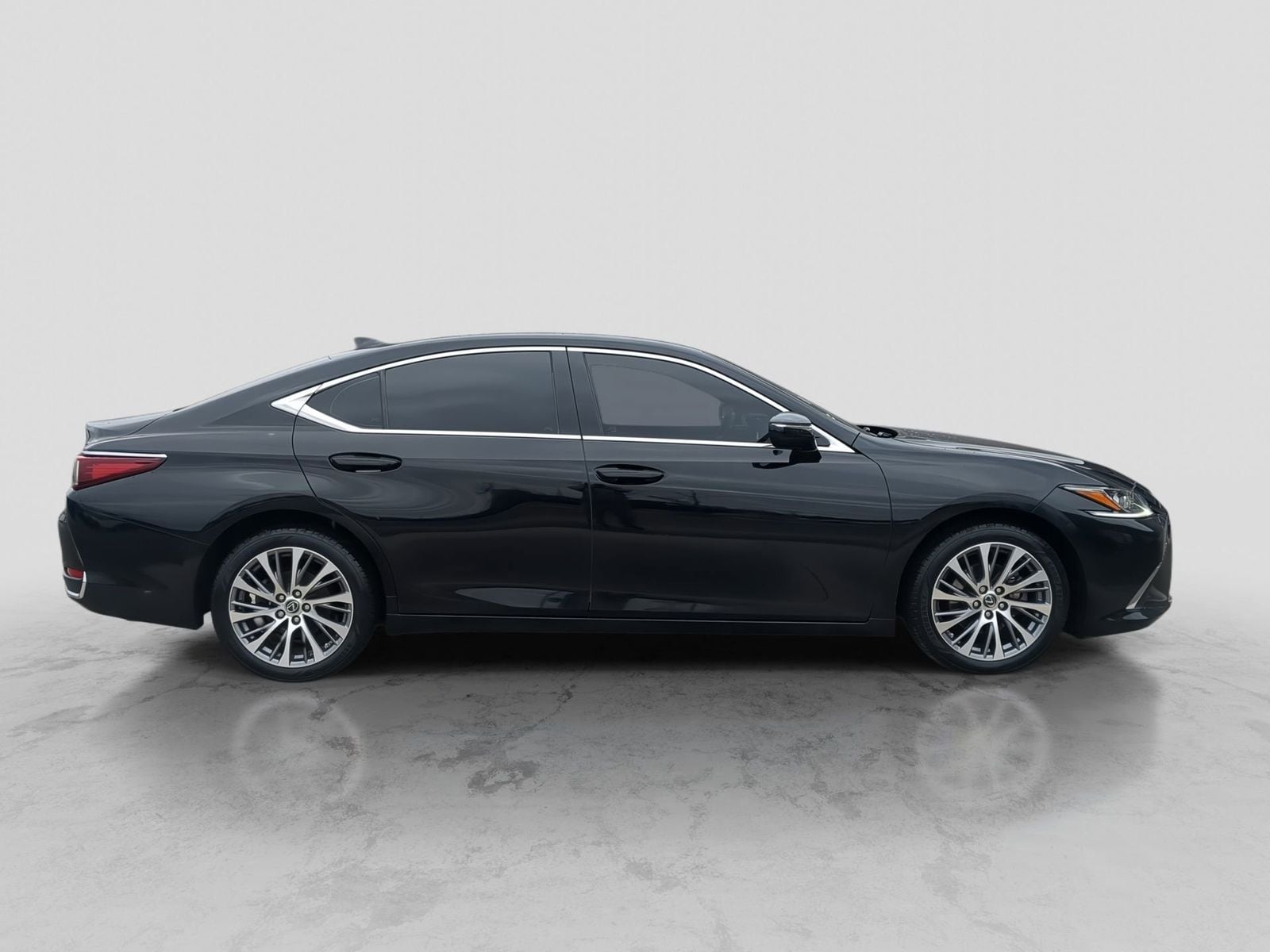 Thumbnail: 2021 Lexus ES - 9