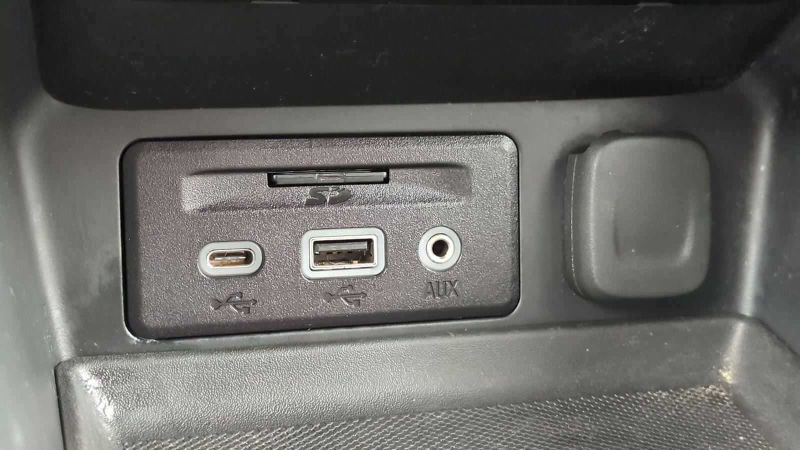 Thumbnail: 2020 GMC Terrain - 35