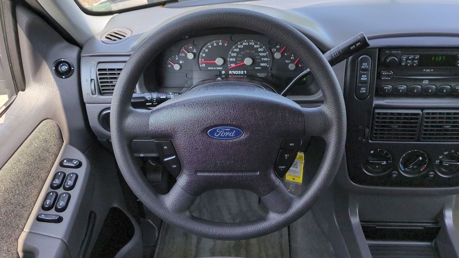Thumbnail: 2004 Ford Explorer - 18