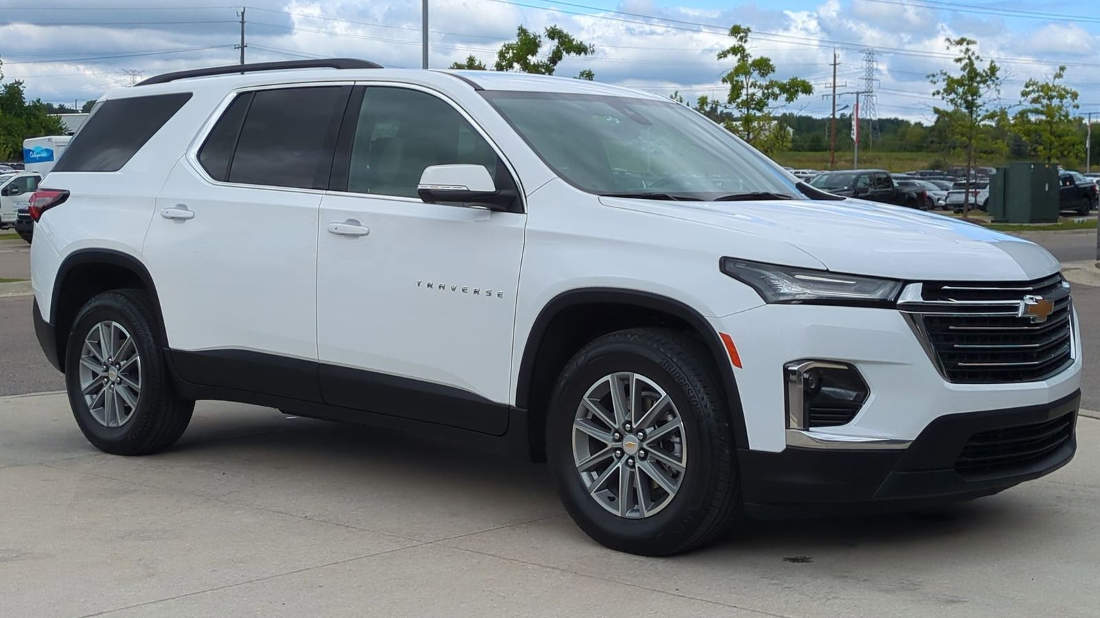 Thumbnail: 2023 Chevrolet Traverse - 18