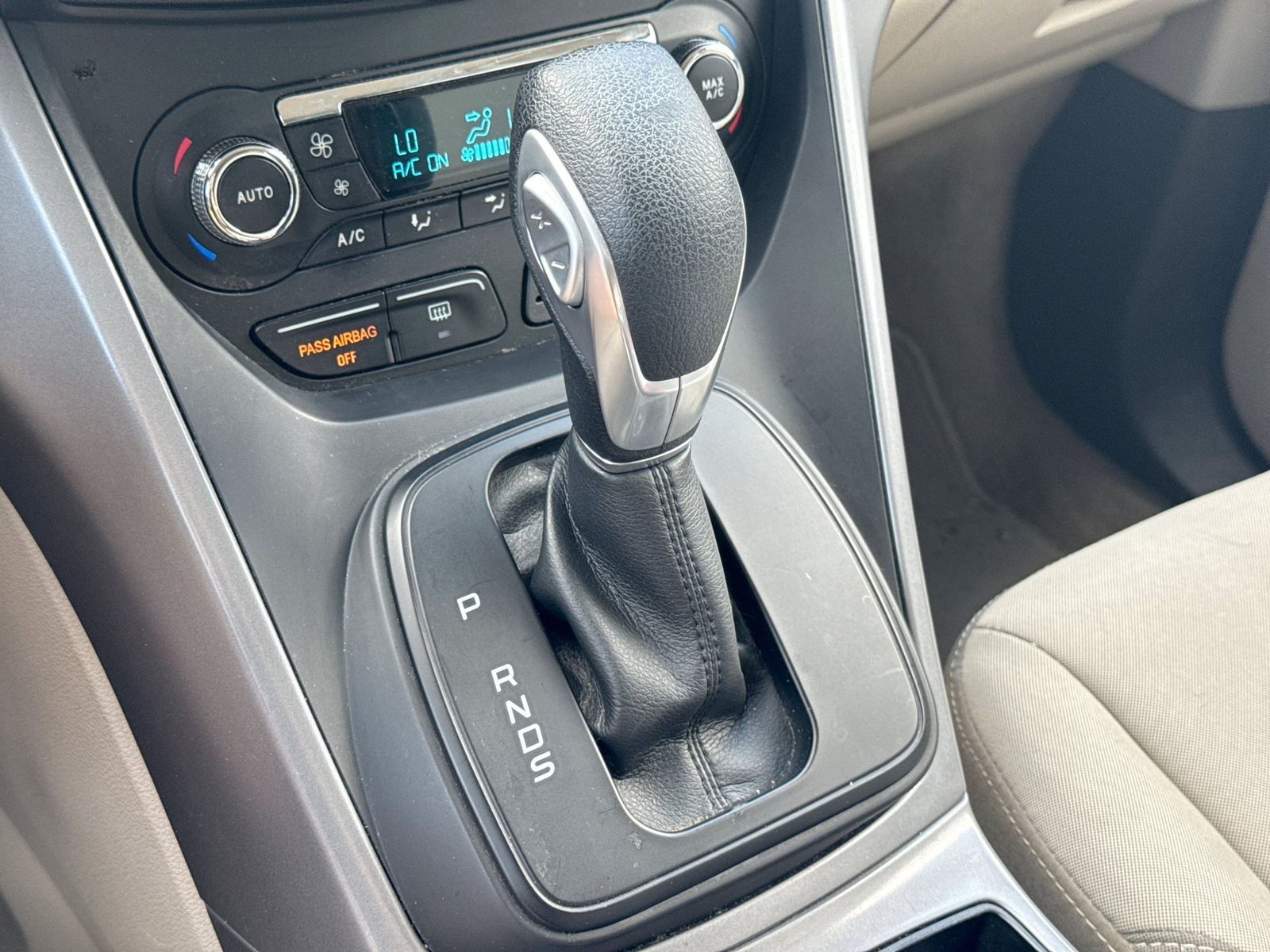 Thumbnail: 2015 Ford Escape - 20