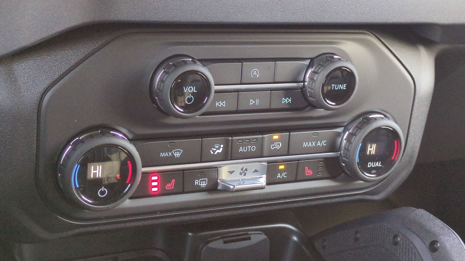 Thumbnail: 2025 Ford Bronco - 29