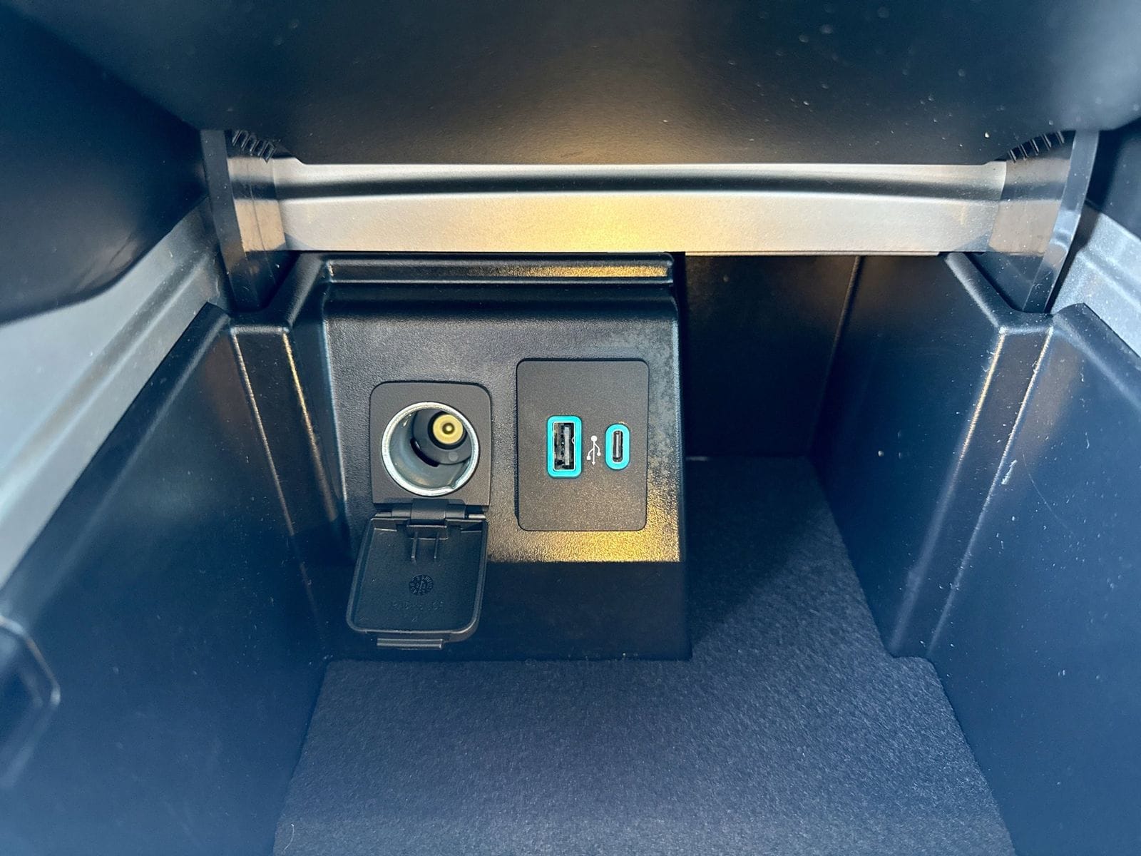 Thumbnail: 2024 Ford Explorer - 34