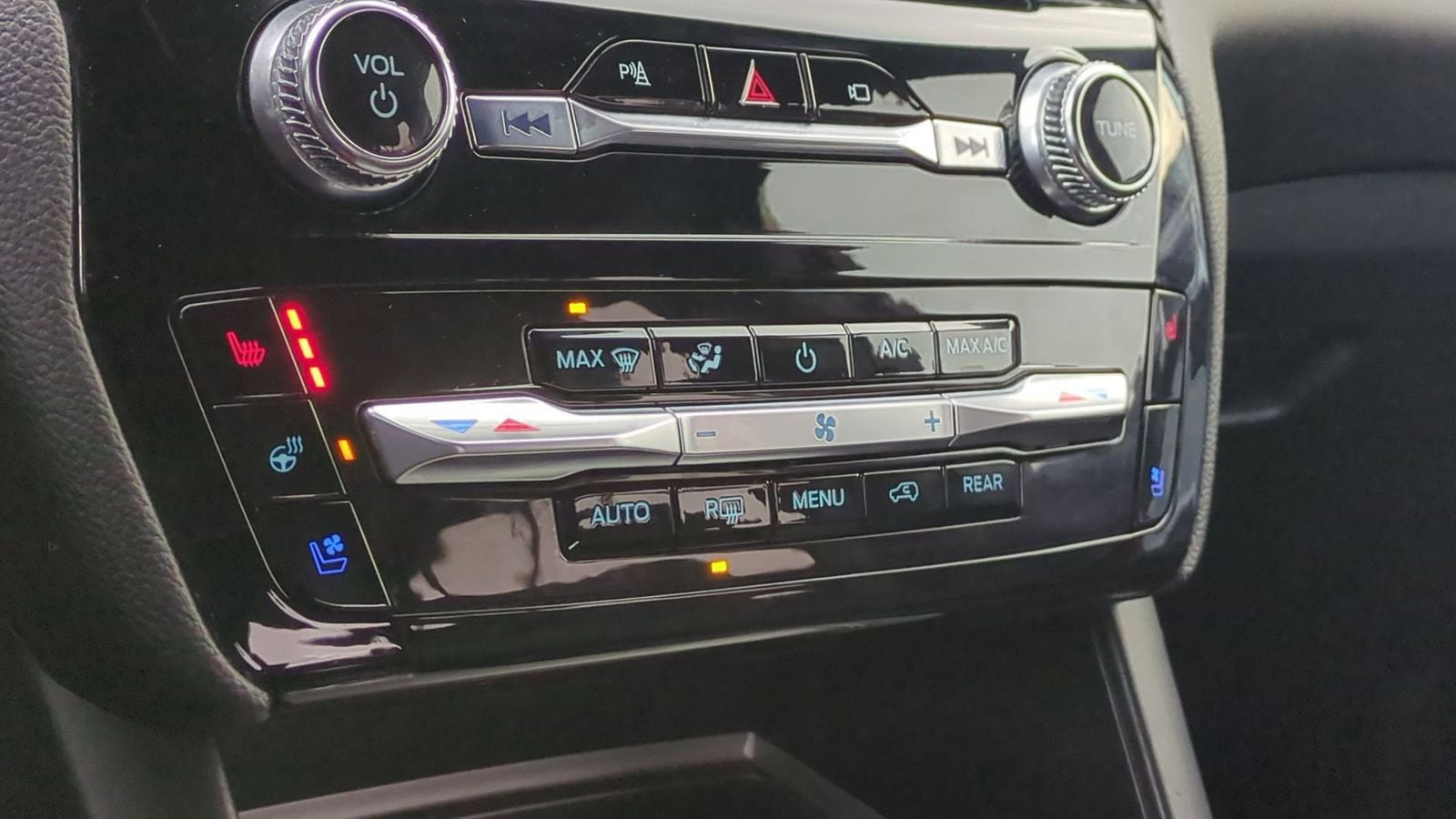 Thumbnail: 2022 Ford Explorer - 35