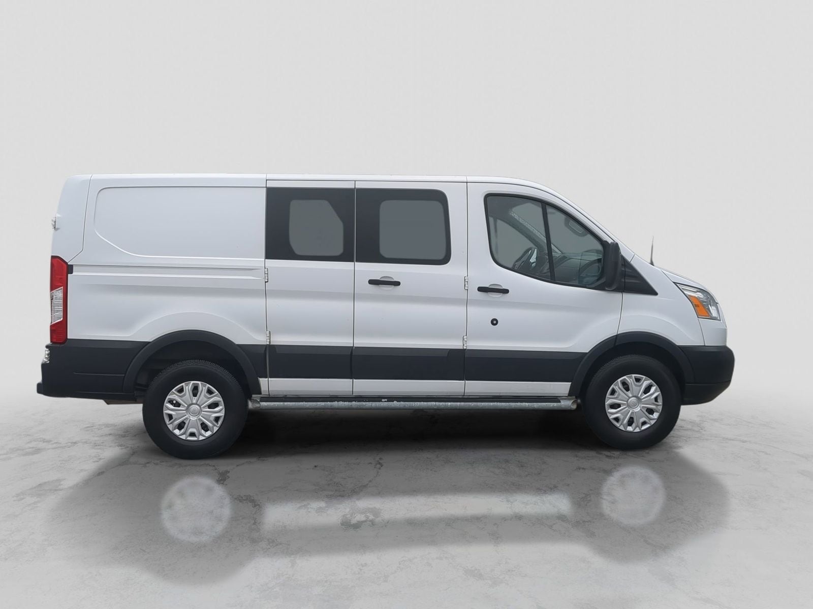 Thumbnail: 2015 Ford Transit Series - 9