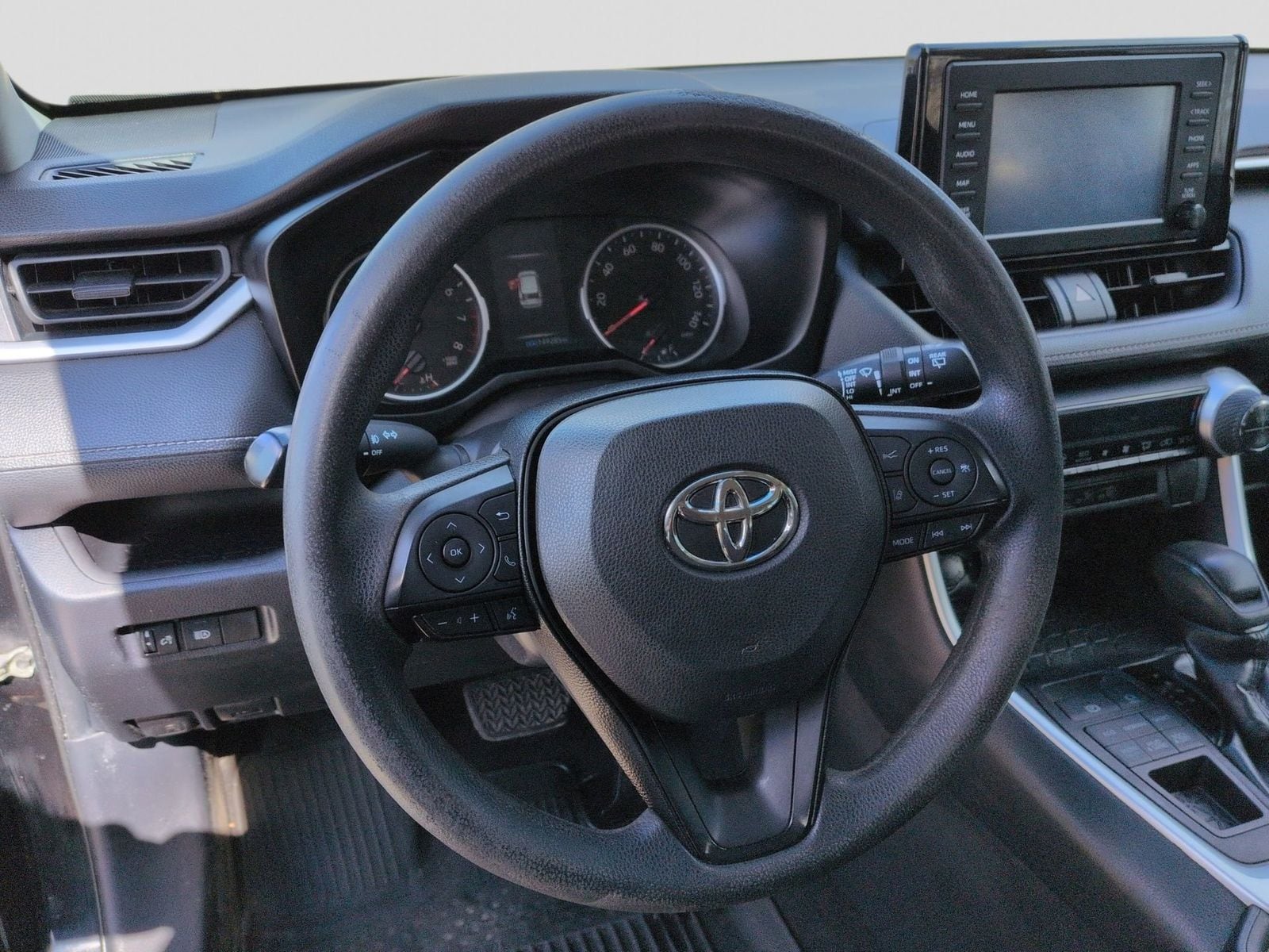 Thumbnail: 2019 Toyota RAV4 - 25