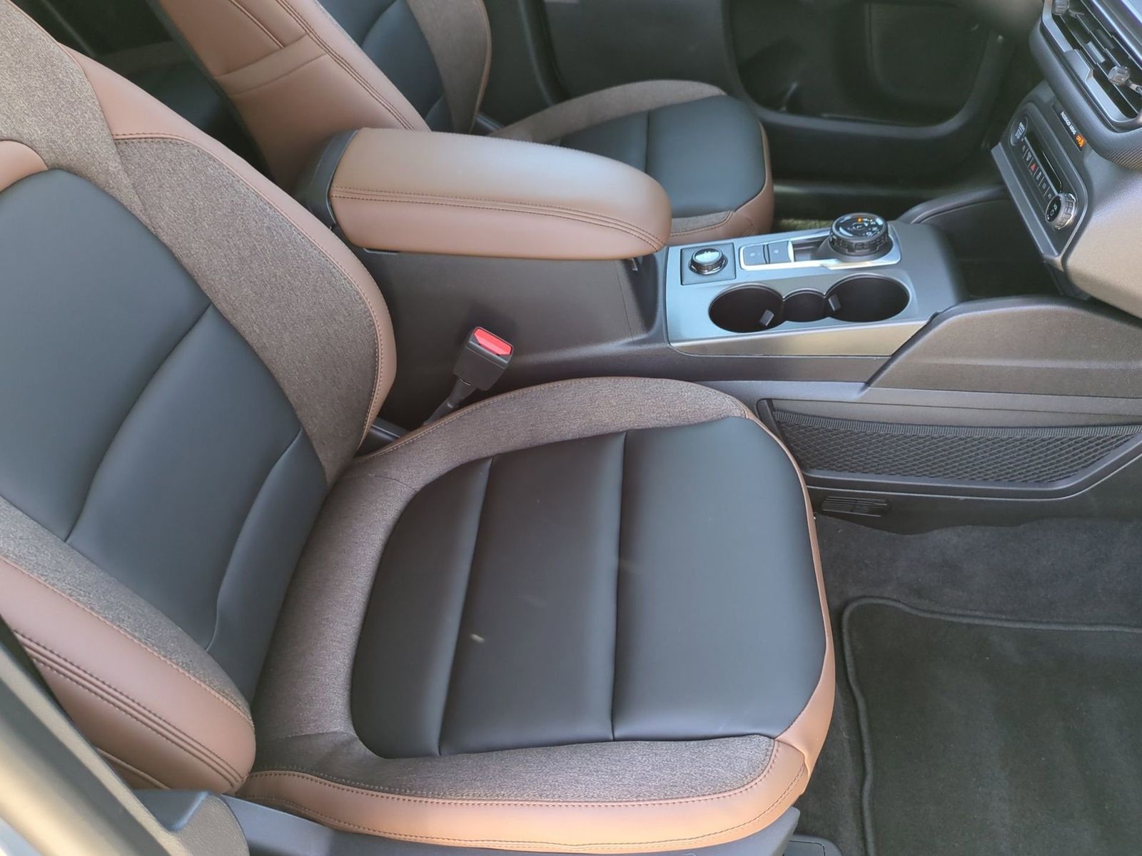 Thumbnail: 2025 Ford Bronco Sport - 20