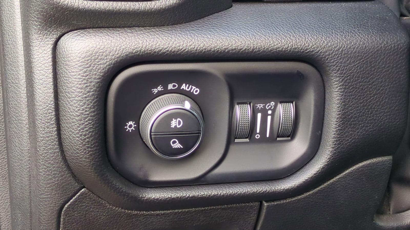 Thumbnail: 2022 RAM 1500 - 19