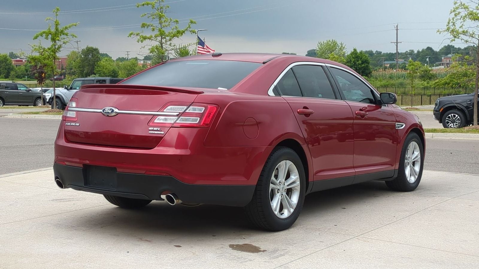 Thumbnail: 2016 Ford Taurus - 6