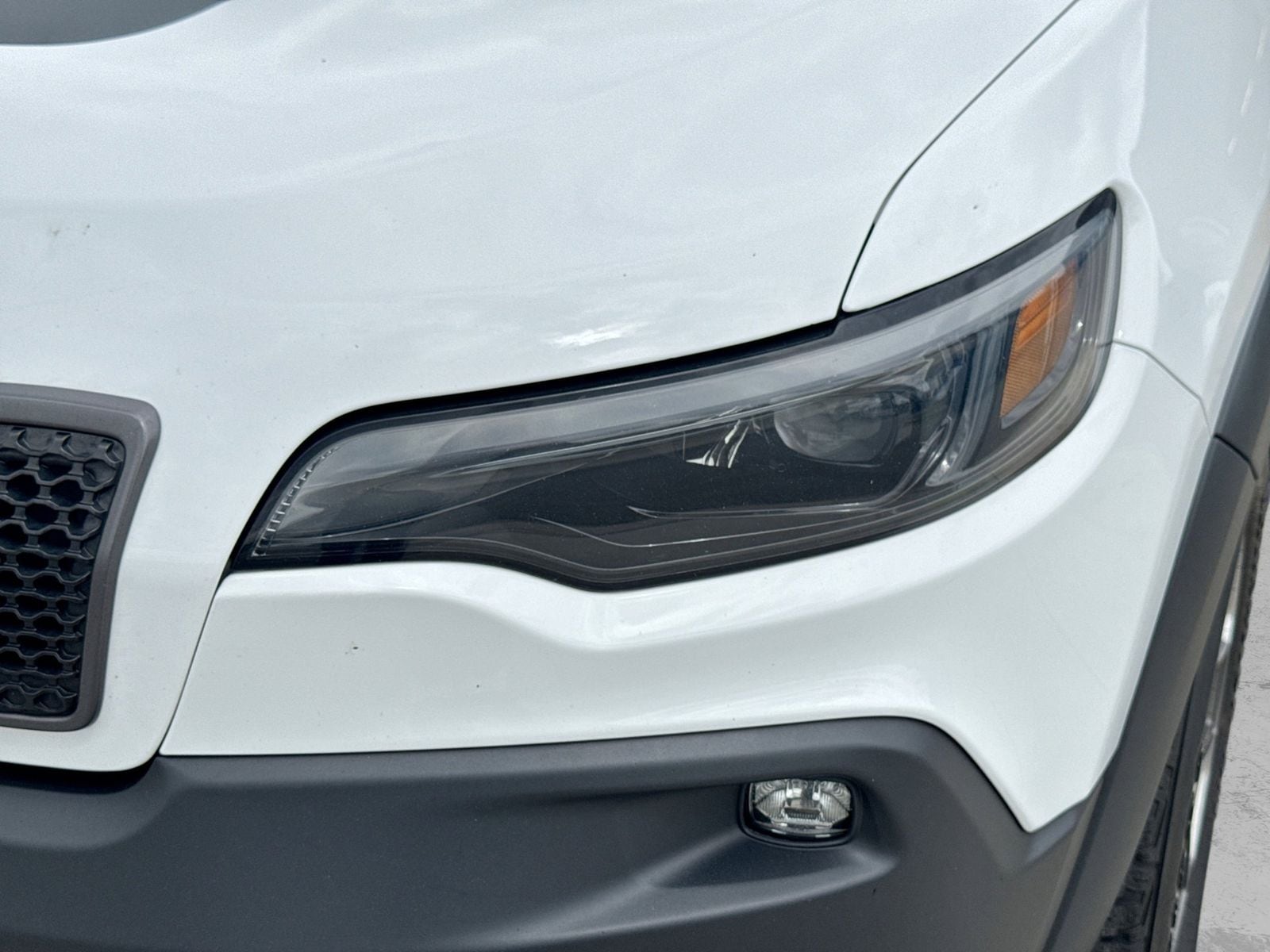 Thumbnail: 2019 Jeep Cherokee - 12