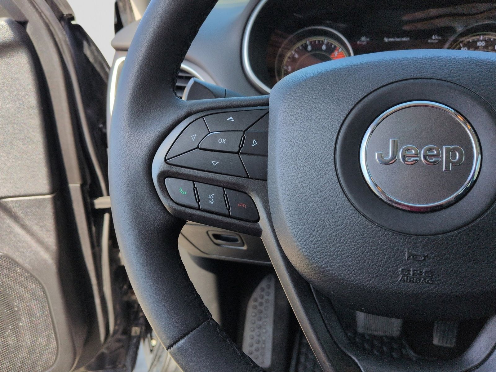 Thumbnail: 2021 Jeep Cherokee - 31