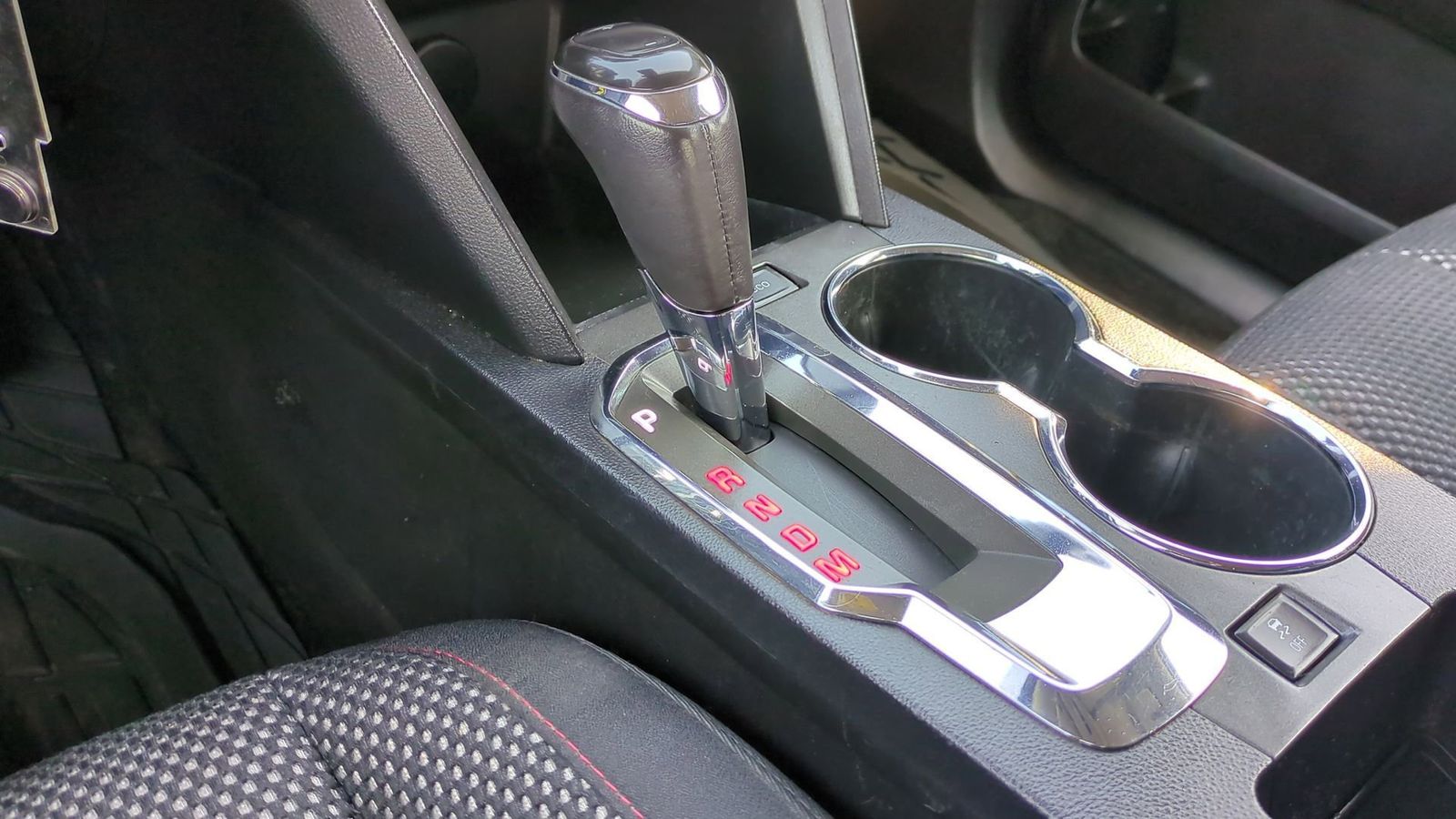 Thumbnail: 2016 GMC Terrain - 32