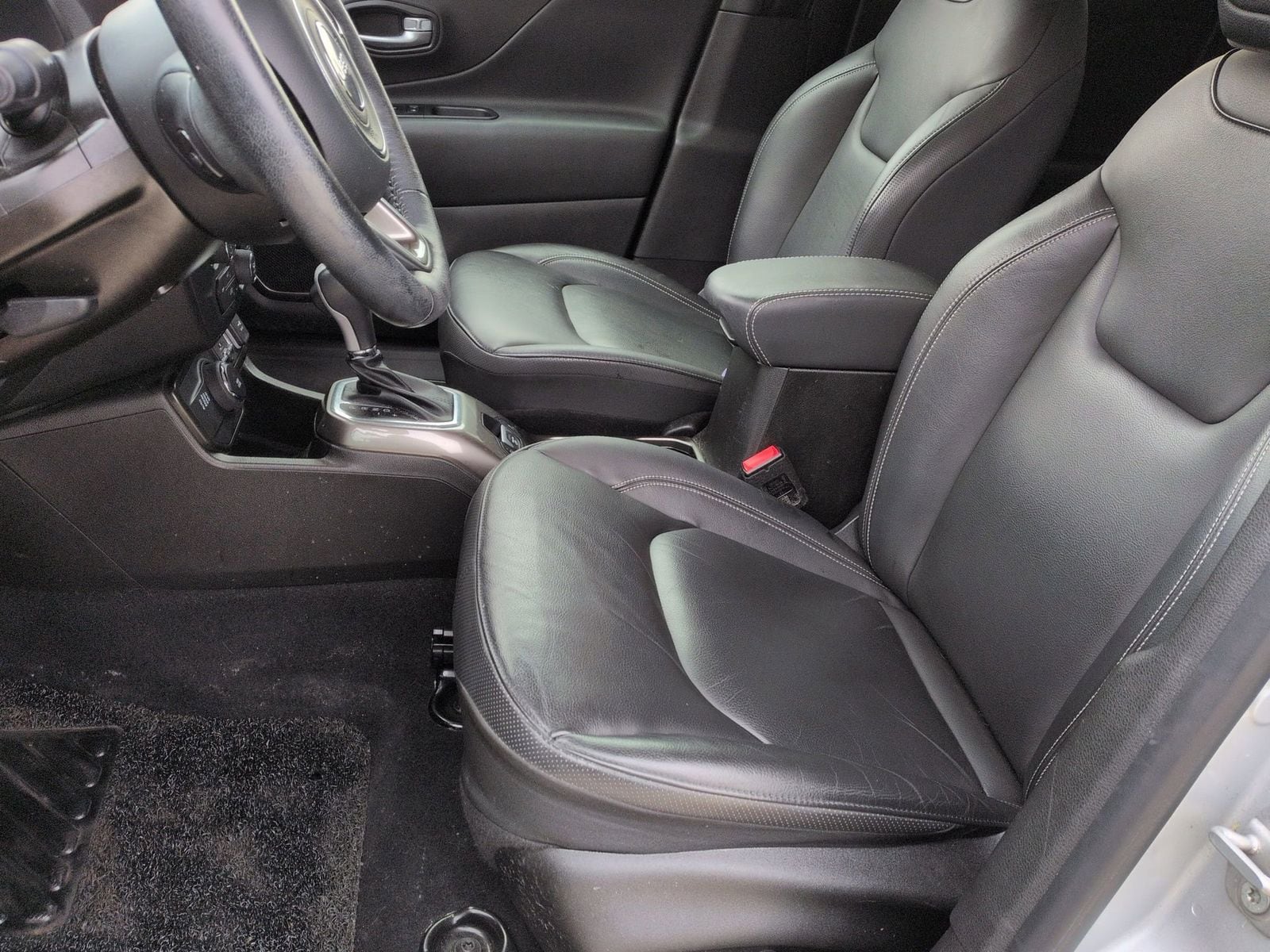 Thumbnail: 2020 Jeep Renegade - 19