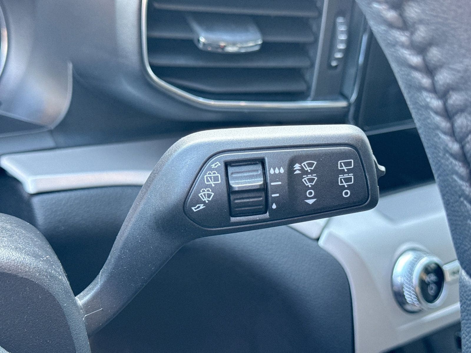 Thumbnail: 2024 Ford Explorer - 28