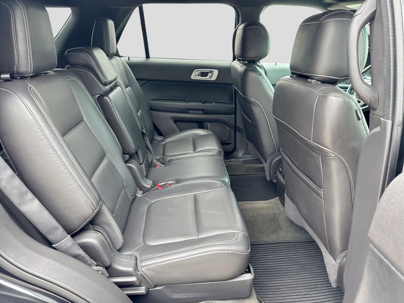 Thumbnail: 2015 Ford Explorer - 24