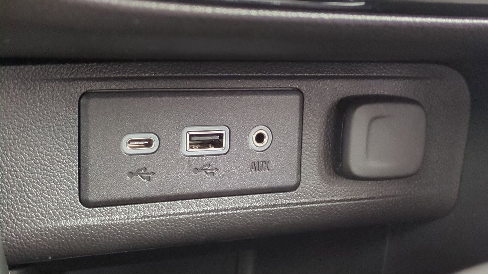 Thumbnail: 2021 Buick Encore GX - 32