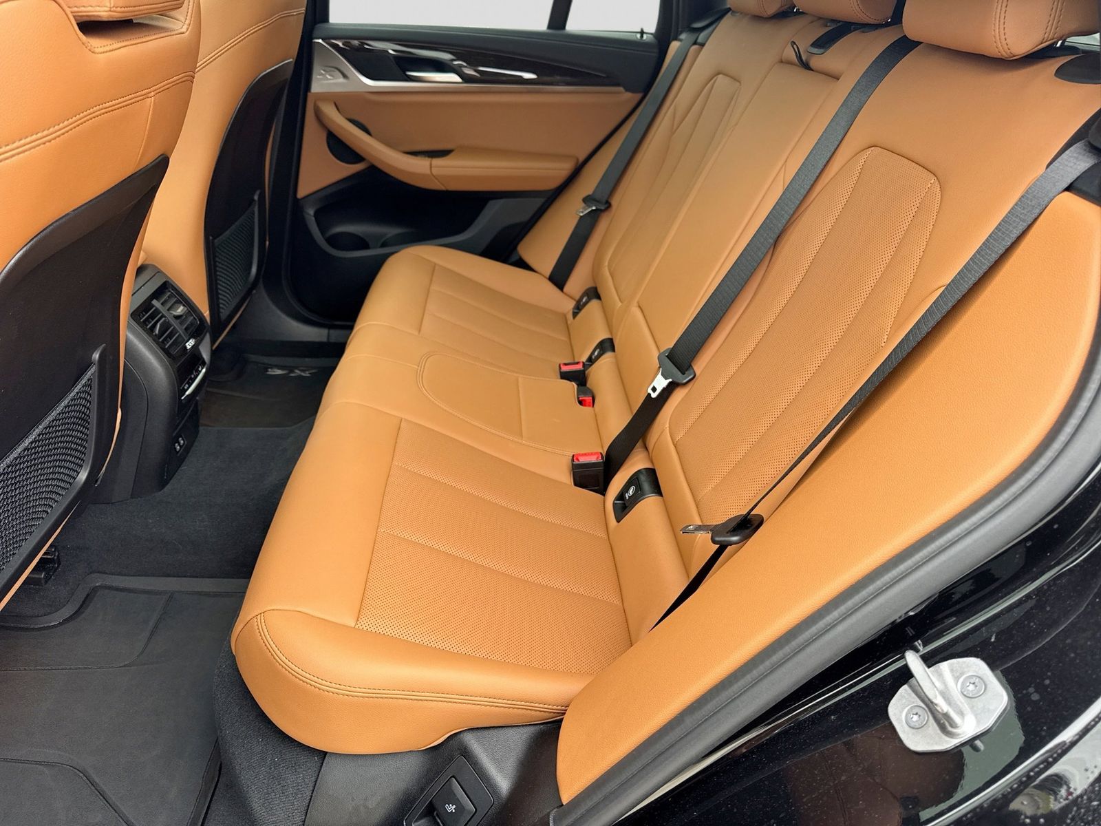 Thumbnail: 2022 BMW X4 - 21