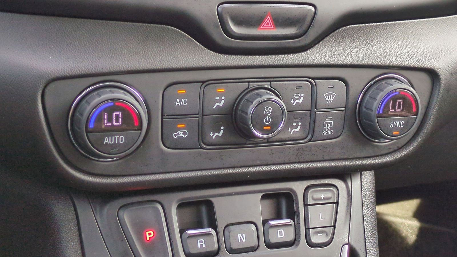 Thumbnail: 2020 GMC Terrain - 29