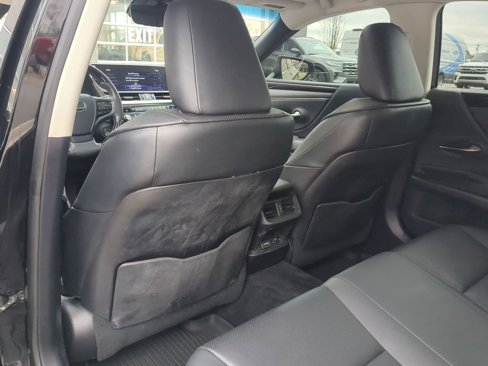 Thumbnail: 2021 Lexus ES - 22