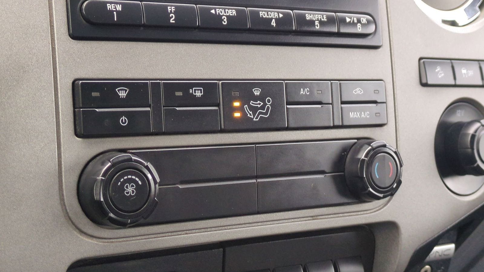 Thumbnail: 2016 Ford F-250 - 32