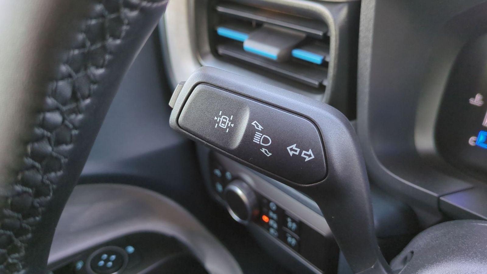 Thumbnail: 2025 Ford Maverick - 24