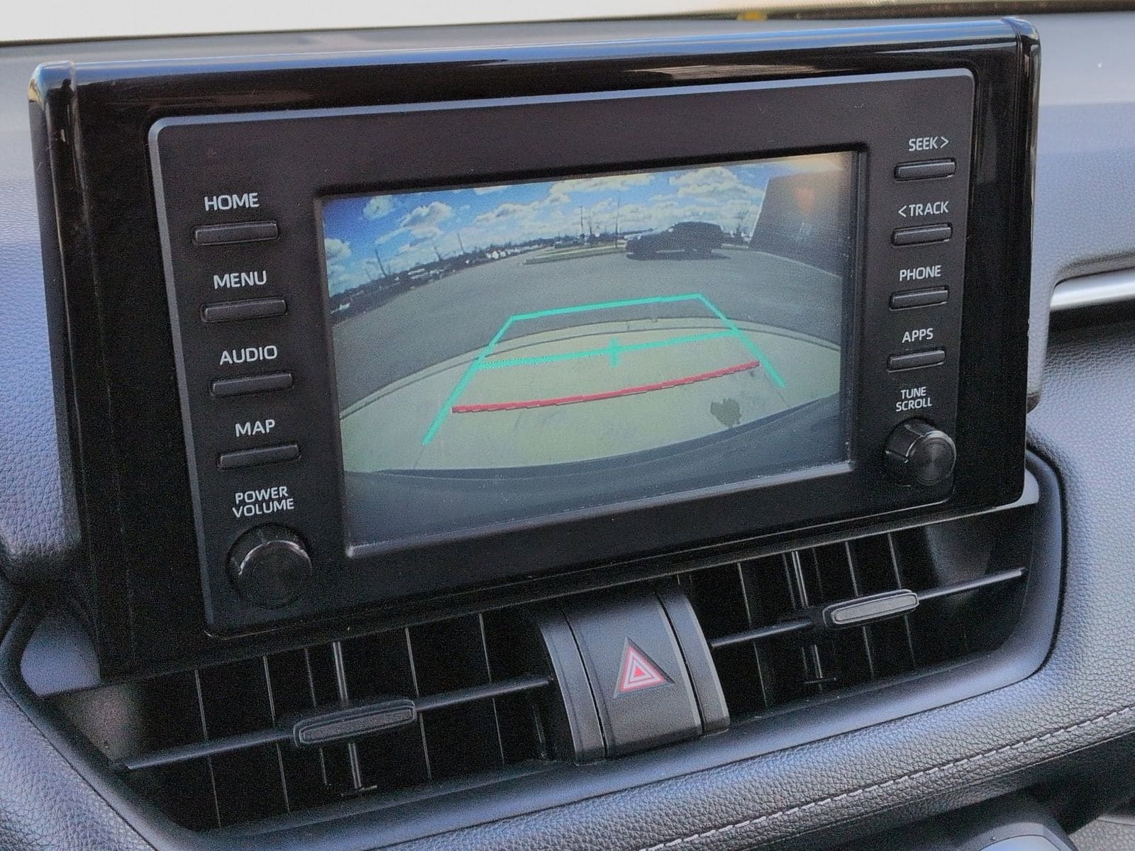 Thumbnail: 2019 Toyota RAV4 - 31