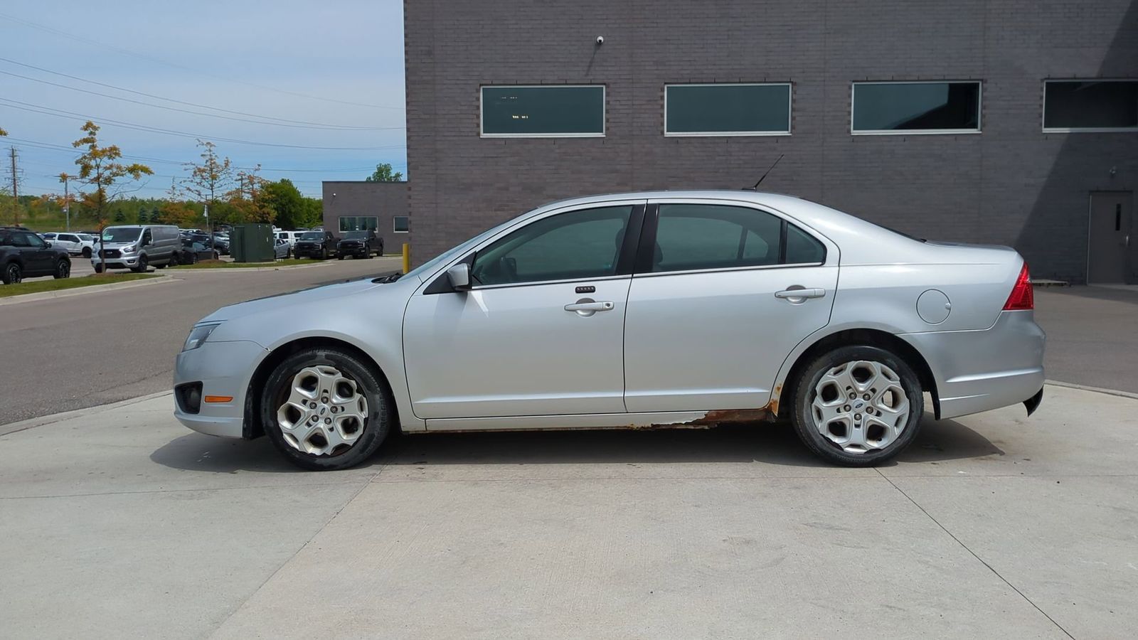 Used 2011 Ford Fusion SE with VIN 3FAHP0HA5BR219864 for sale in Washington, MI