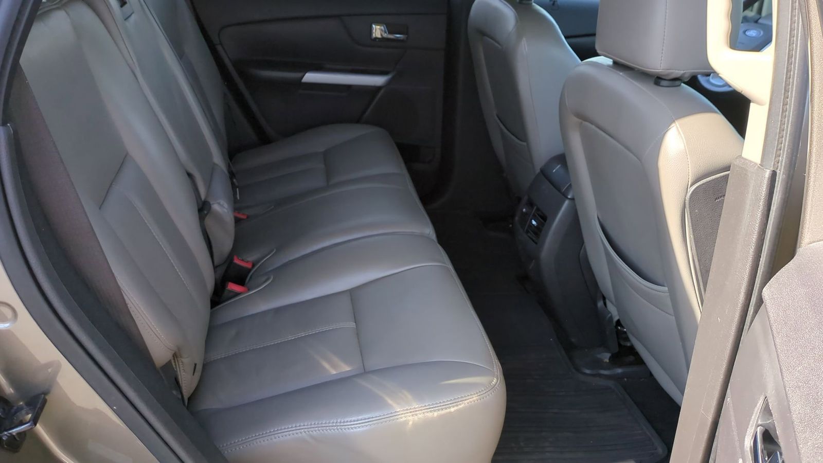 Thumbnail: 2012 Ford Edge - 17