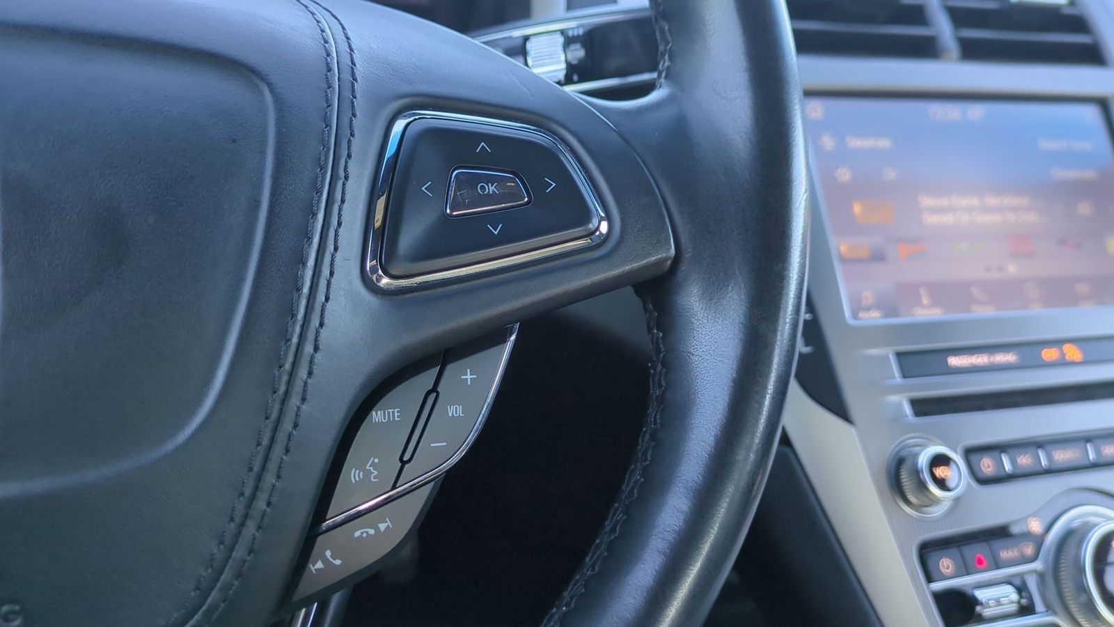 Thumbnail: 2020 Lincoln MKZ - 27