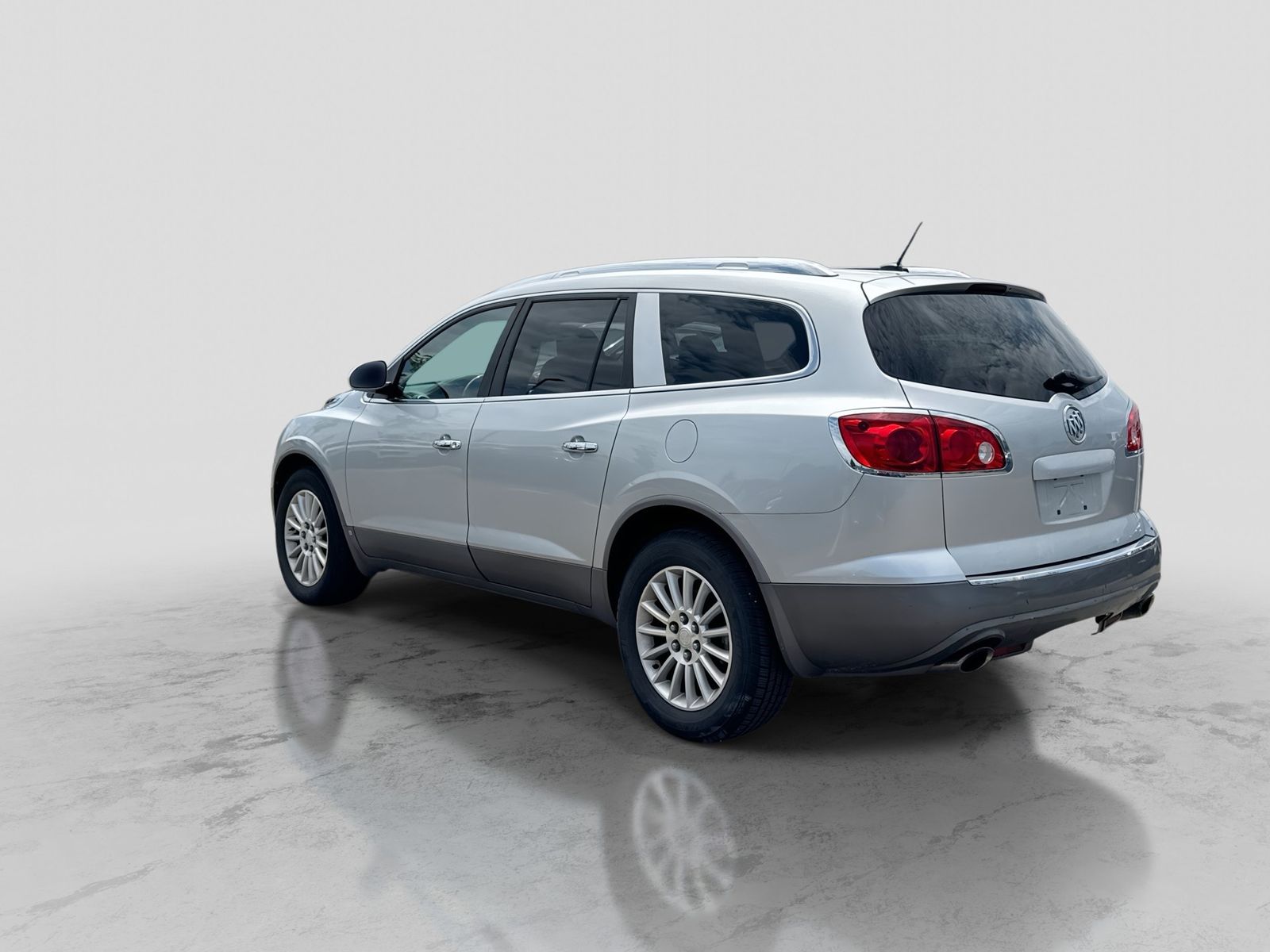 Thumbnail: 2010 Buick Enclave - 4