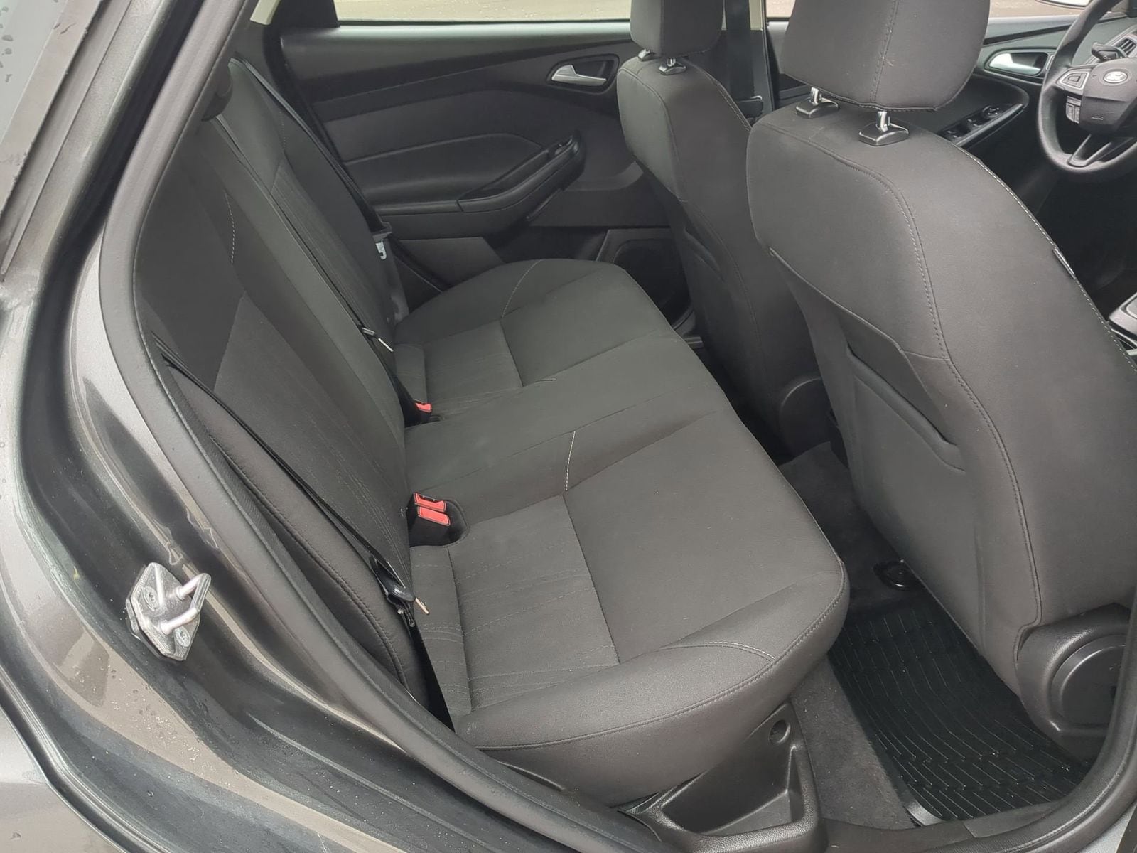 Thumbnail: 2017 Ford Focus - 21