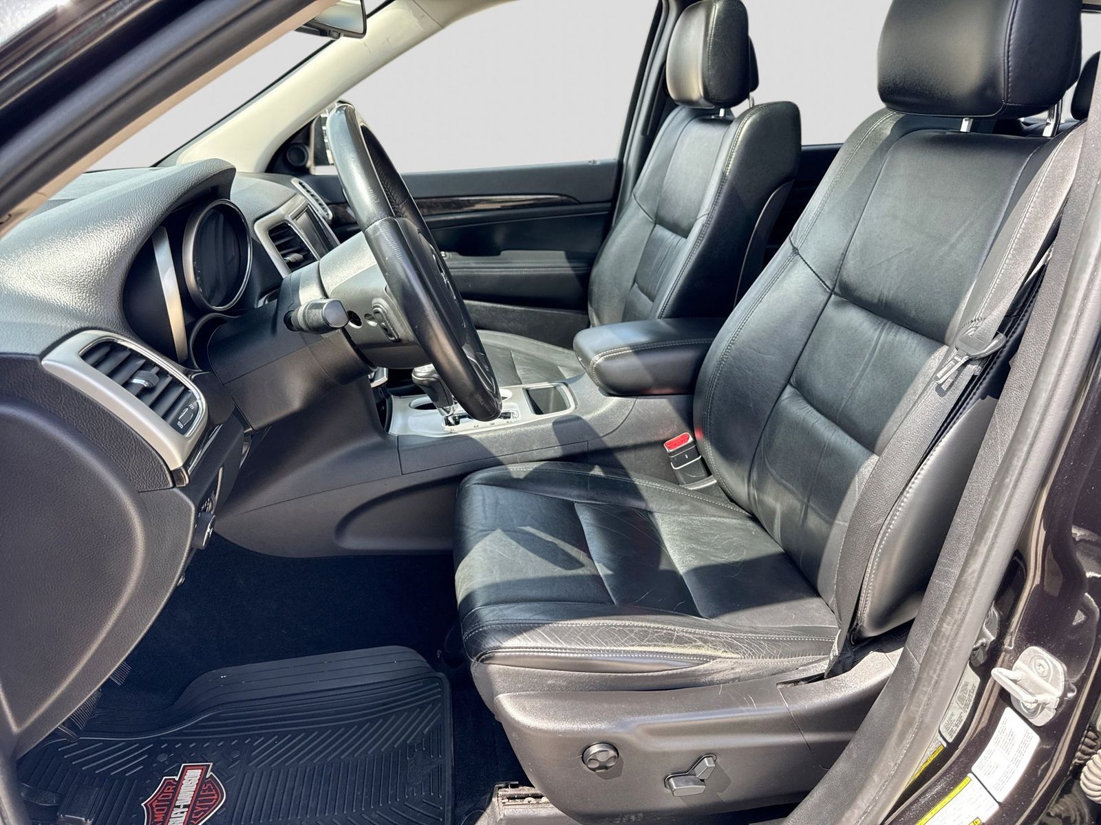 Thumbnail: 2012 Jeep Grand Cherokee - 17