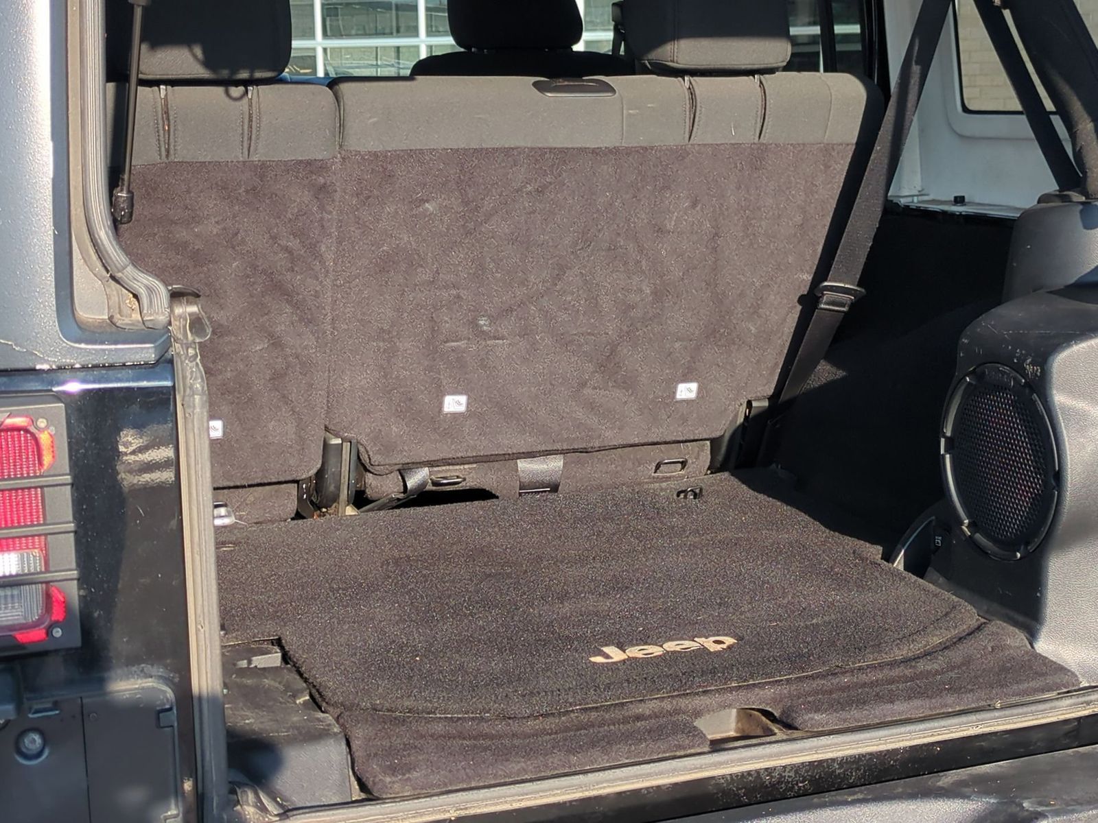 Thumbnail: 2012 Jeep Wrangler - 37