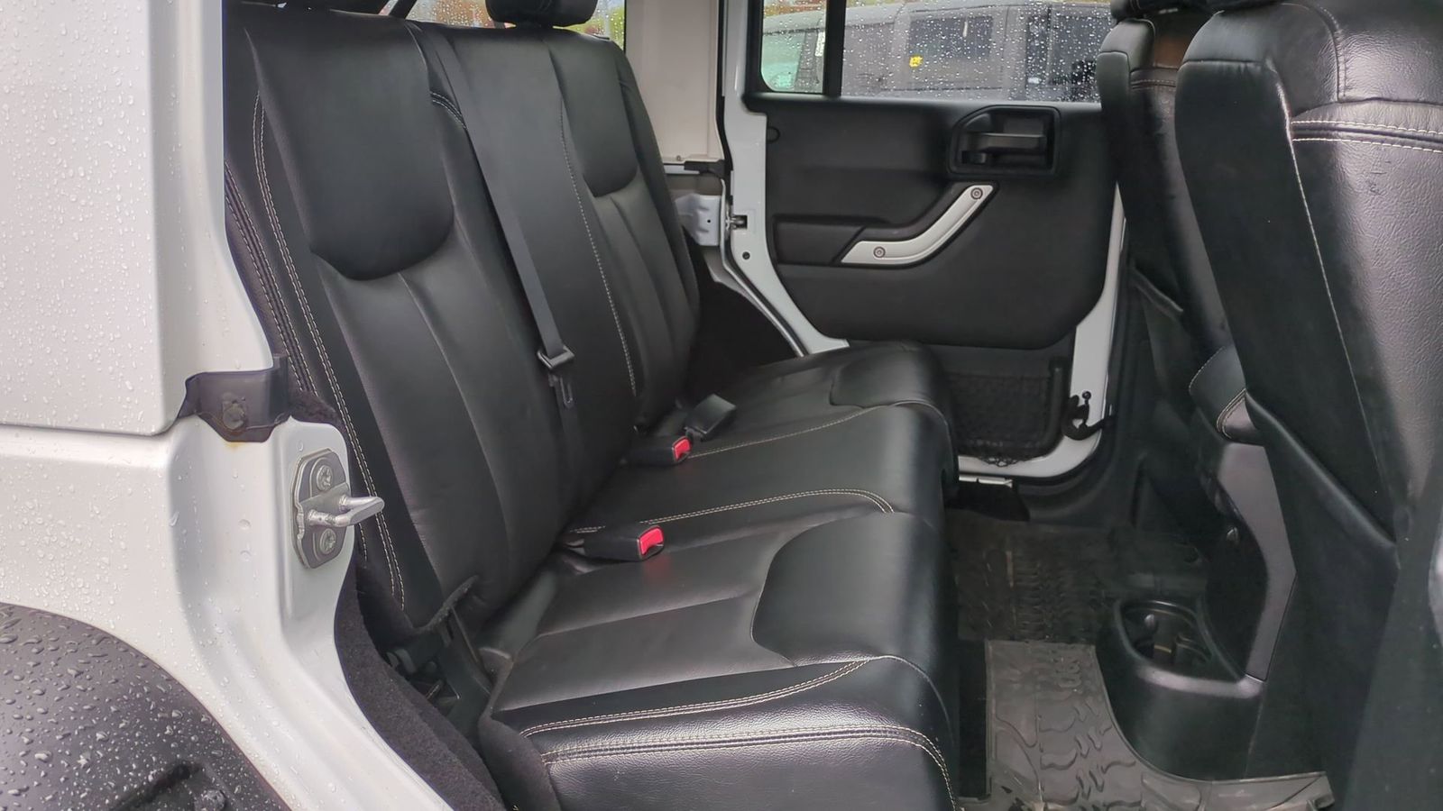 2016 Jeep Wrangler Unlimited Rubicon 23