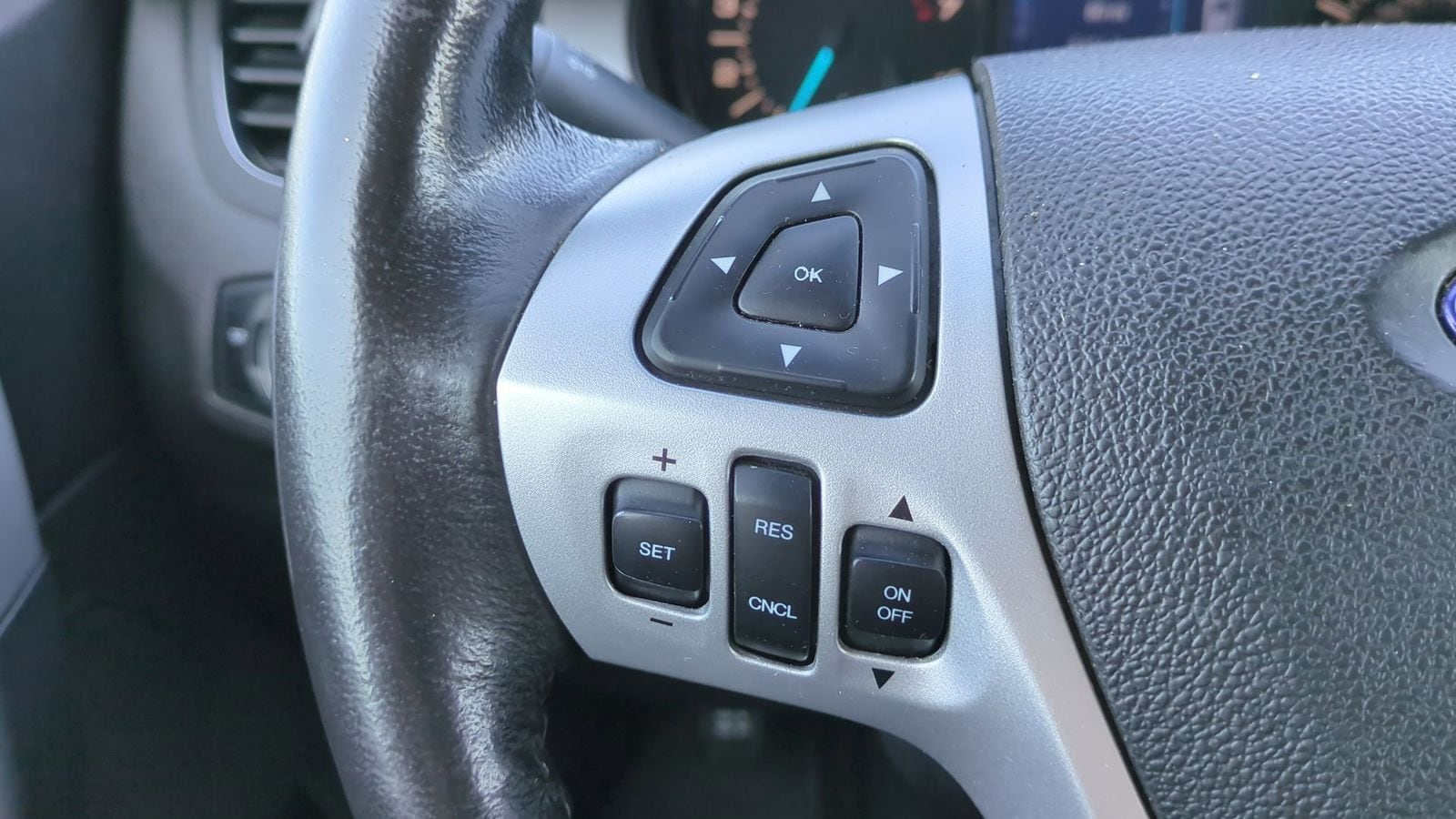 Thumbnail: 2012 Ford Edge - 20