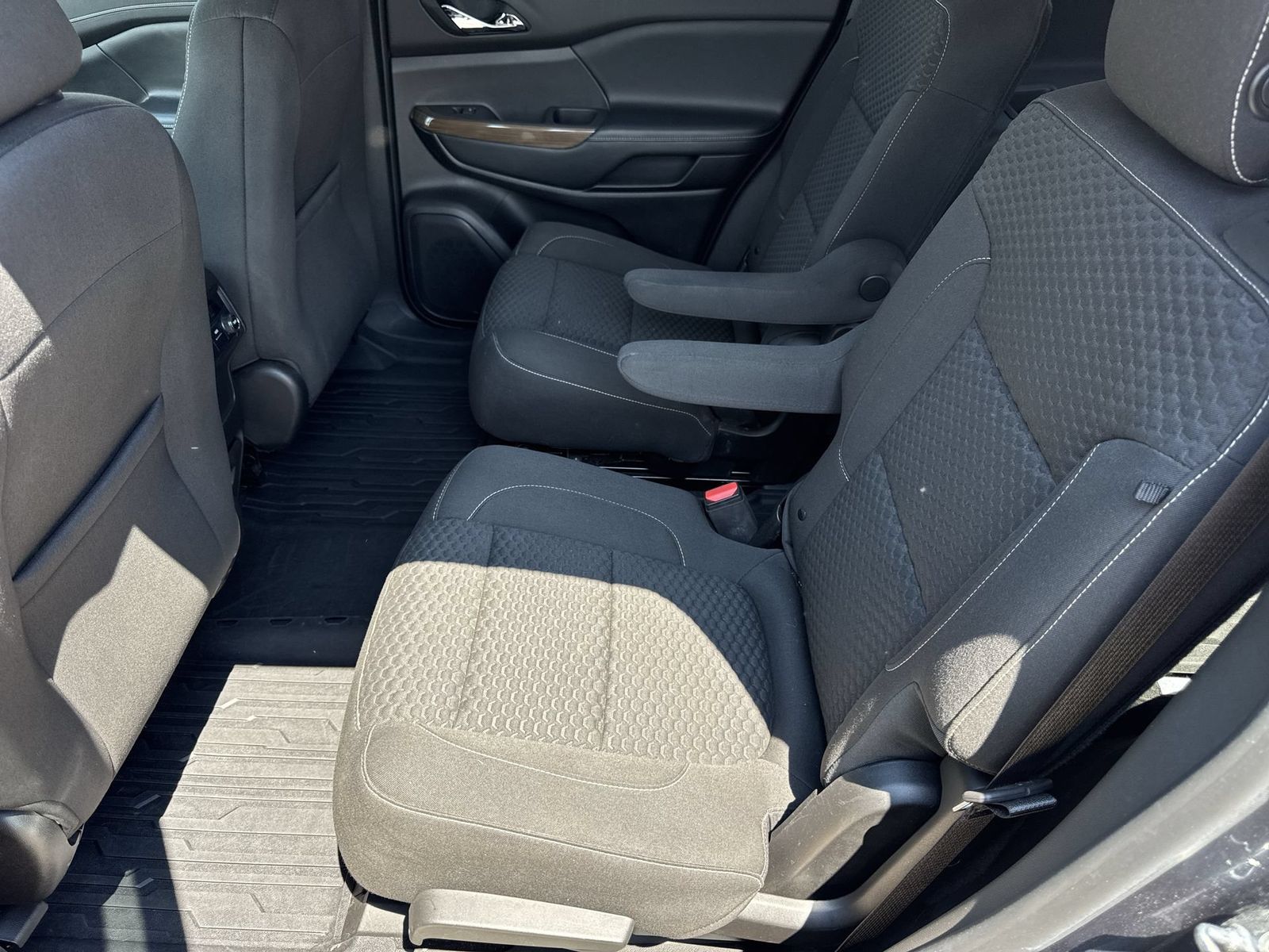 Thumbnail: 2019 GMC Acadia - 21