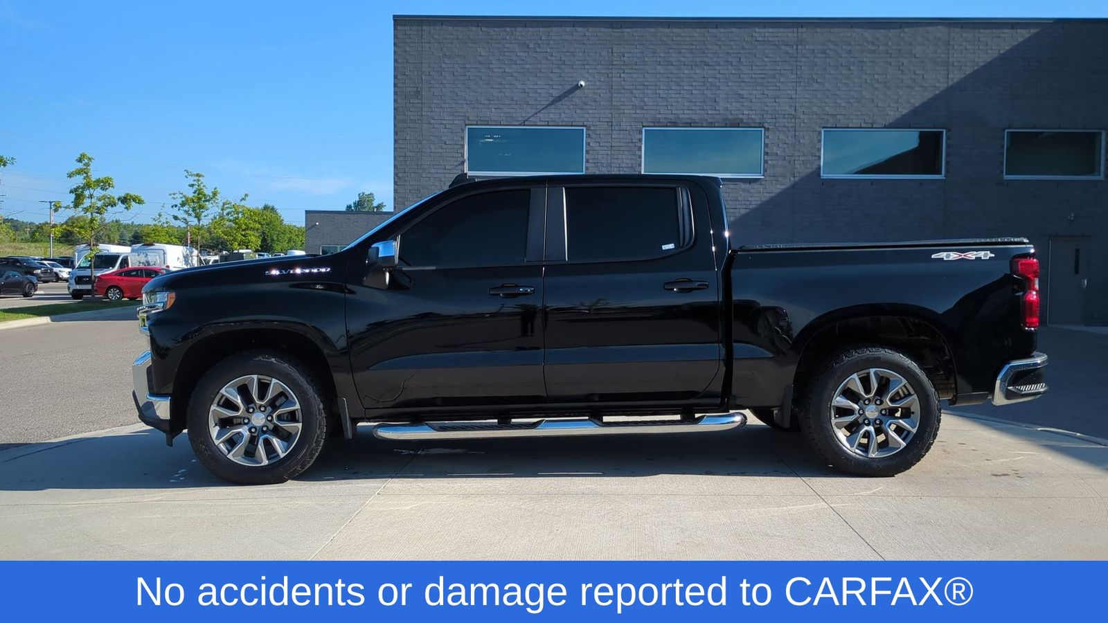 2021 Chevrolet Silverado 1500 LT photo 2