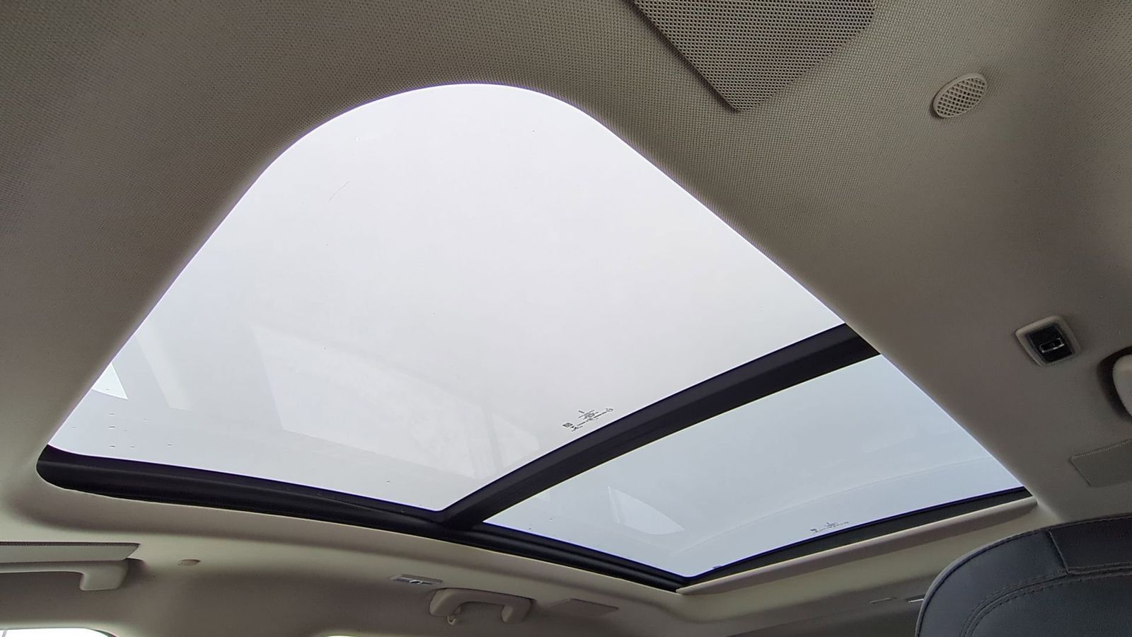 Thumbnail: 2020 Lincoln Aviator - 18