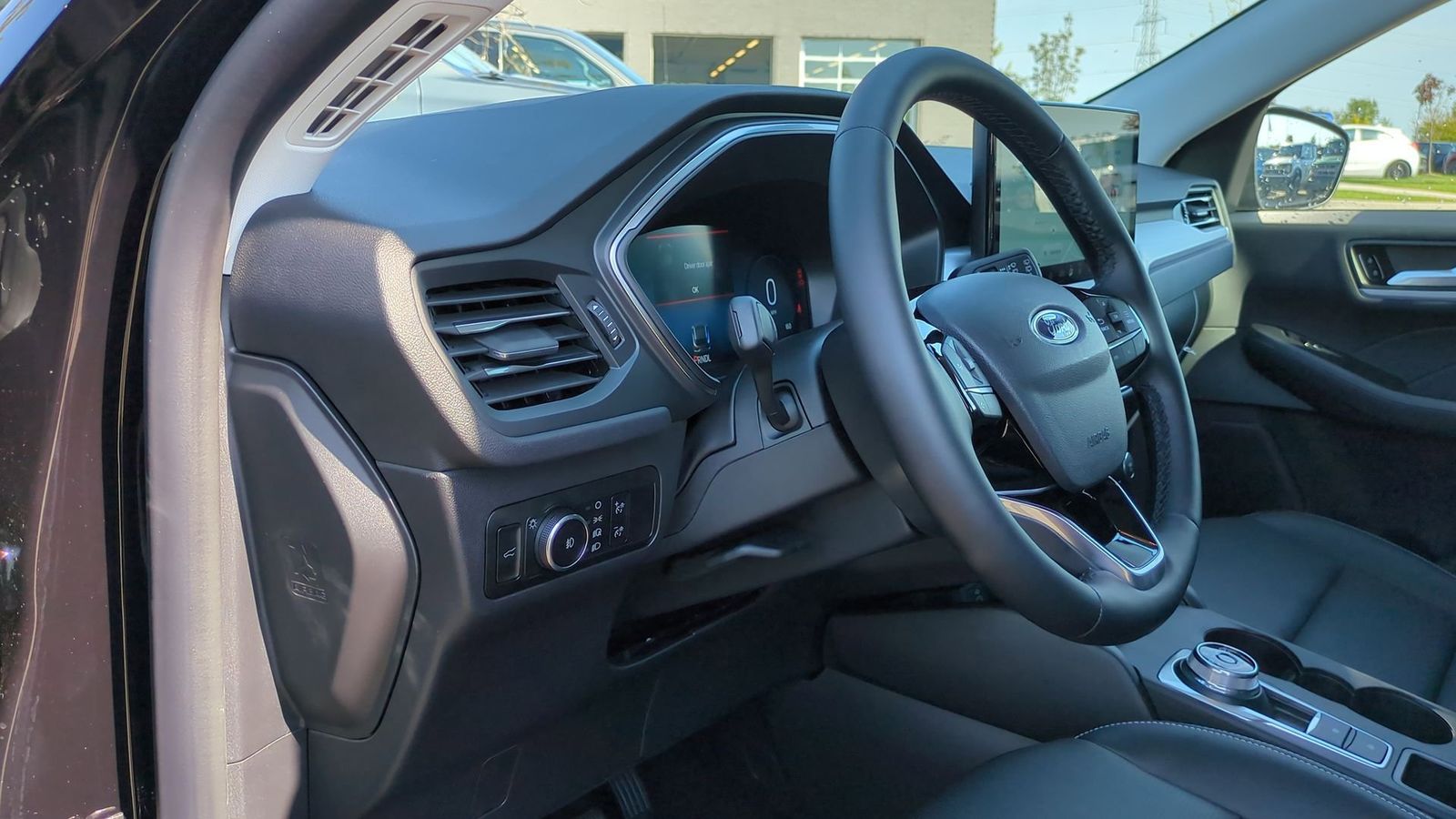 2025 Ford Escape Hybrid Platinum photo 2