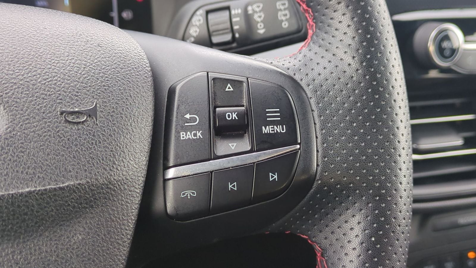 Thumbnail: 2023 Ford Escape - 24