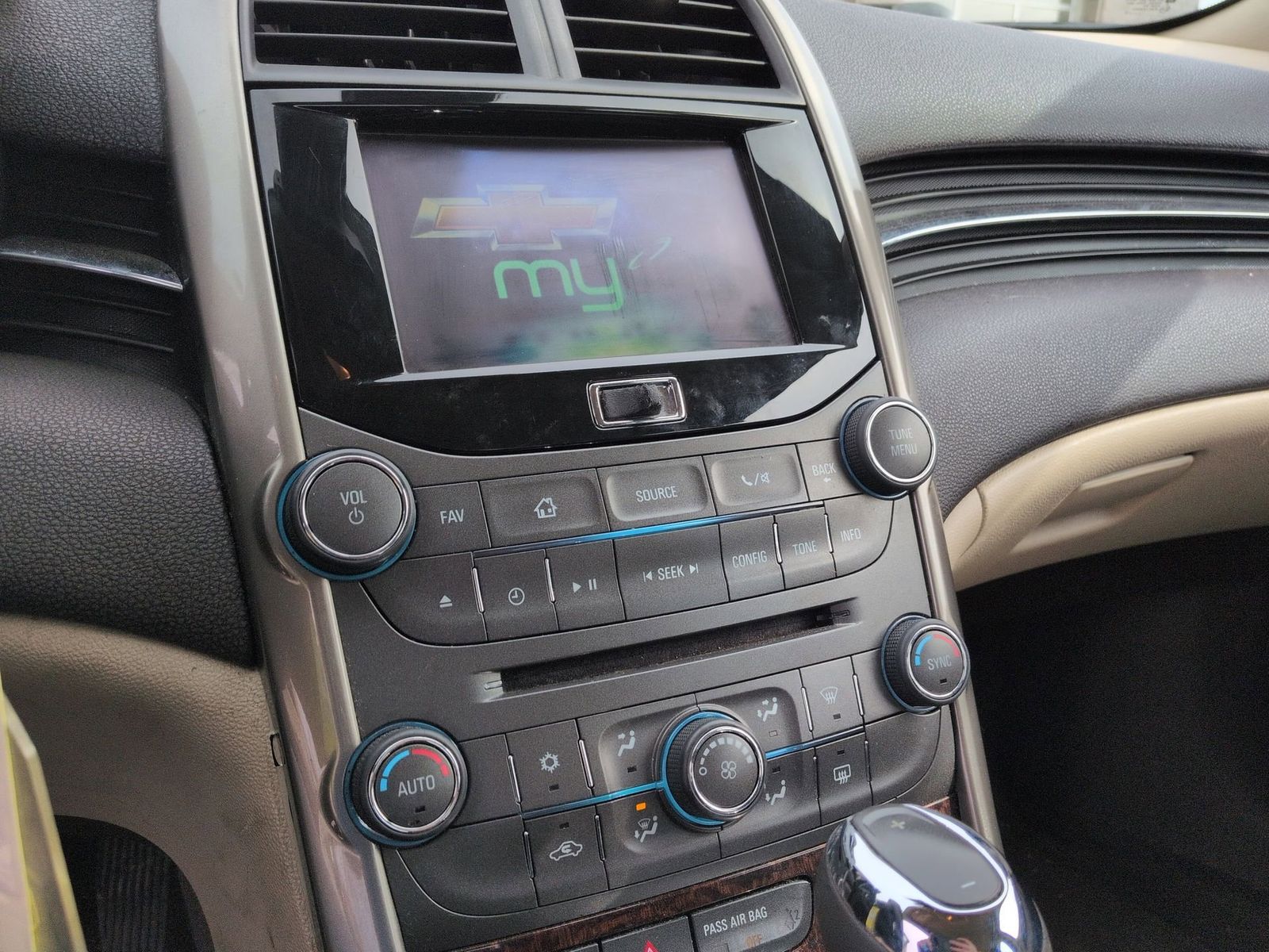 Thumbnail: 2013 Chevrolet Malibu - 17