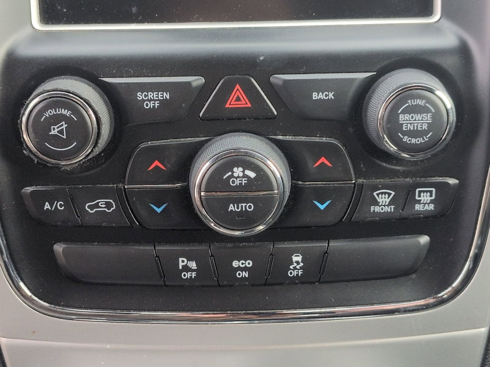 Thumbnail: 2015 Jeep Grand Cherokee - 35