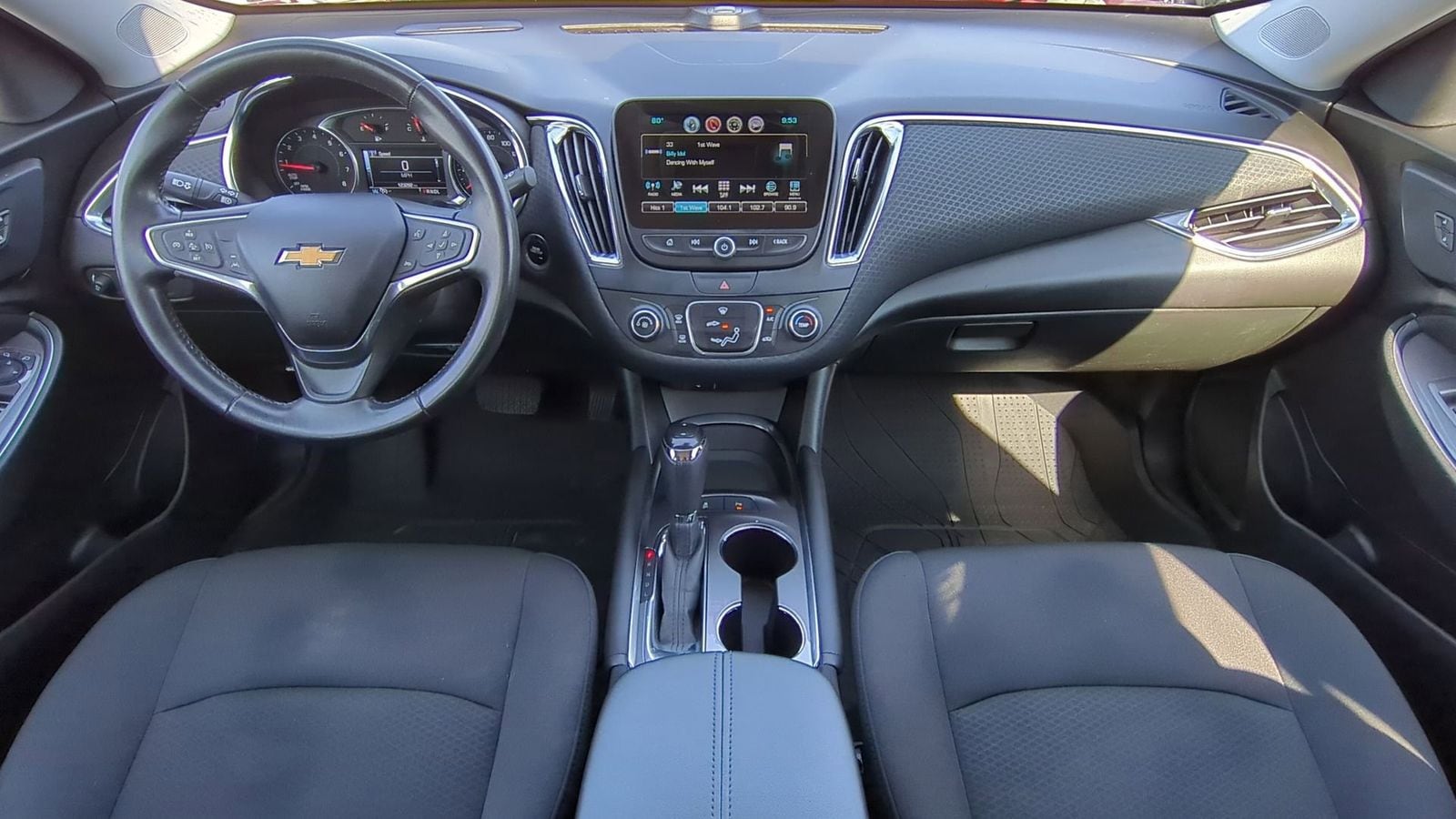 Thumbnail: 2018 Chevrolet Malibu - 15