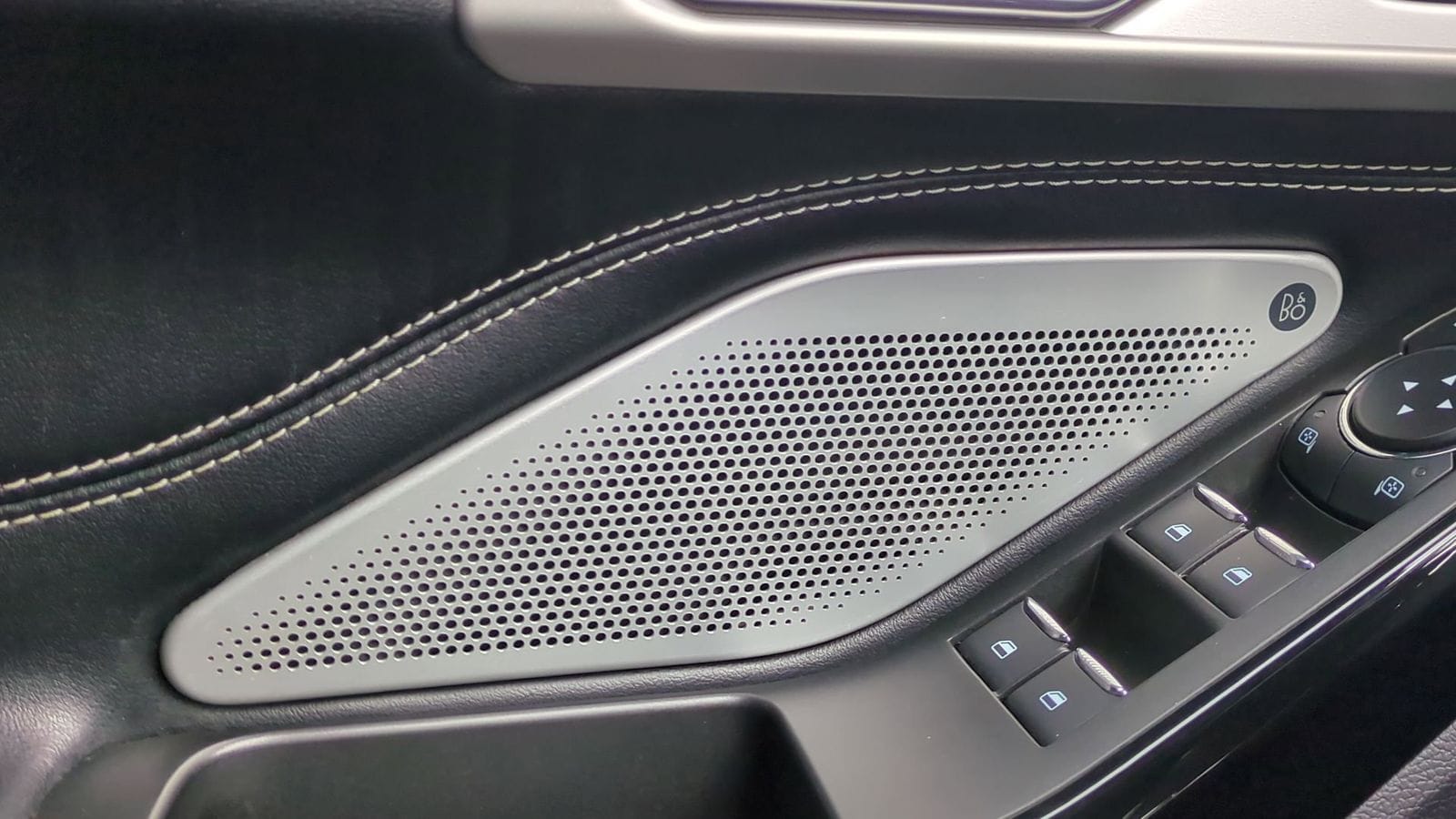 Thumbnail: 2021 Ford Explorer - 36