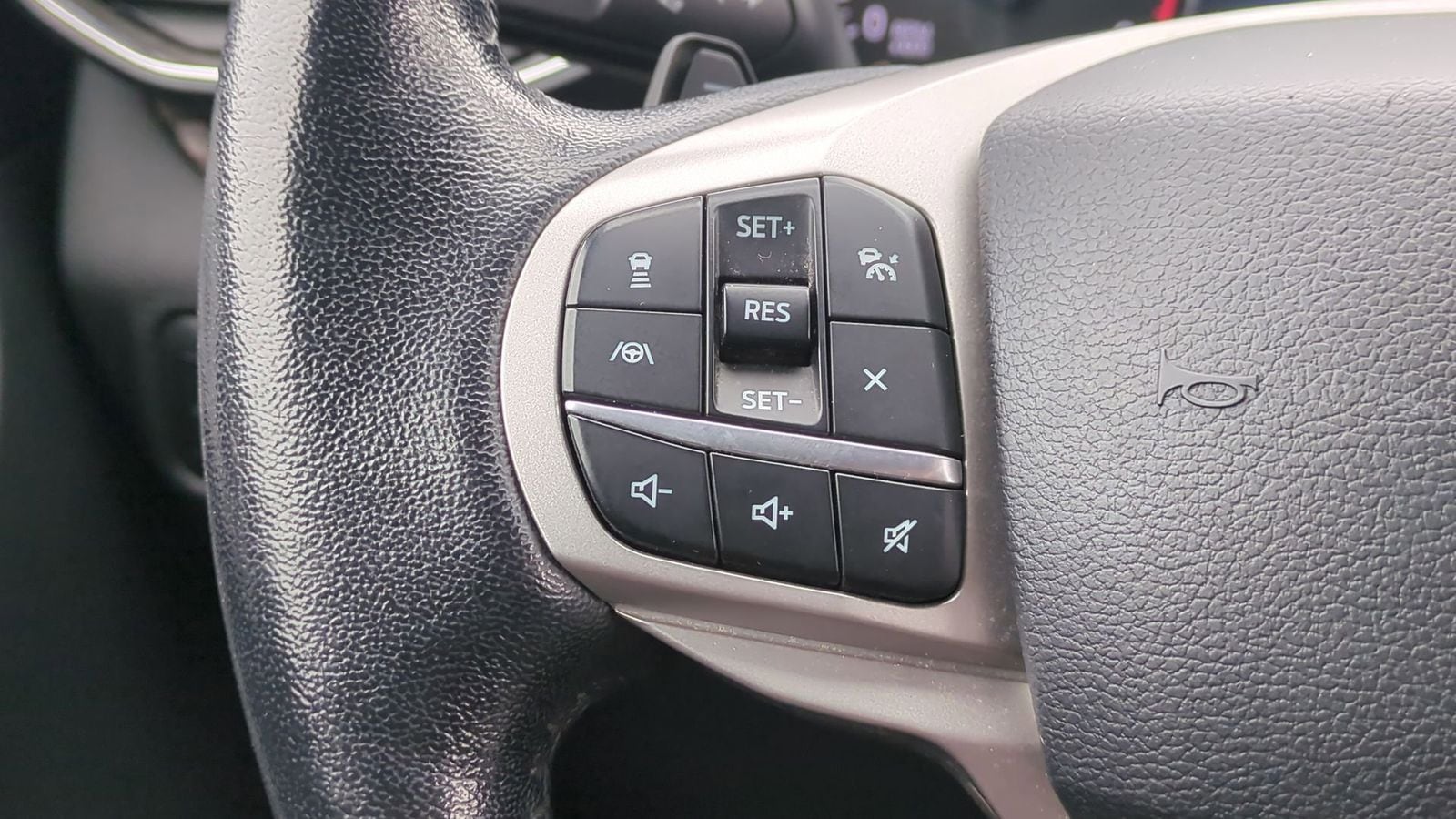 Thumbnail: 2021 Ford Explorer - 25