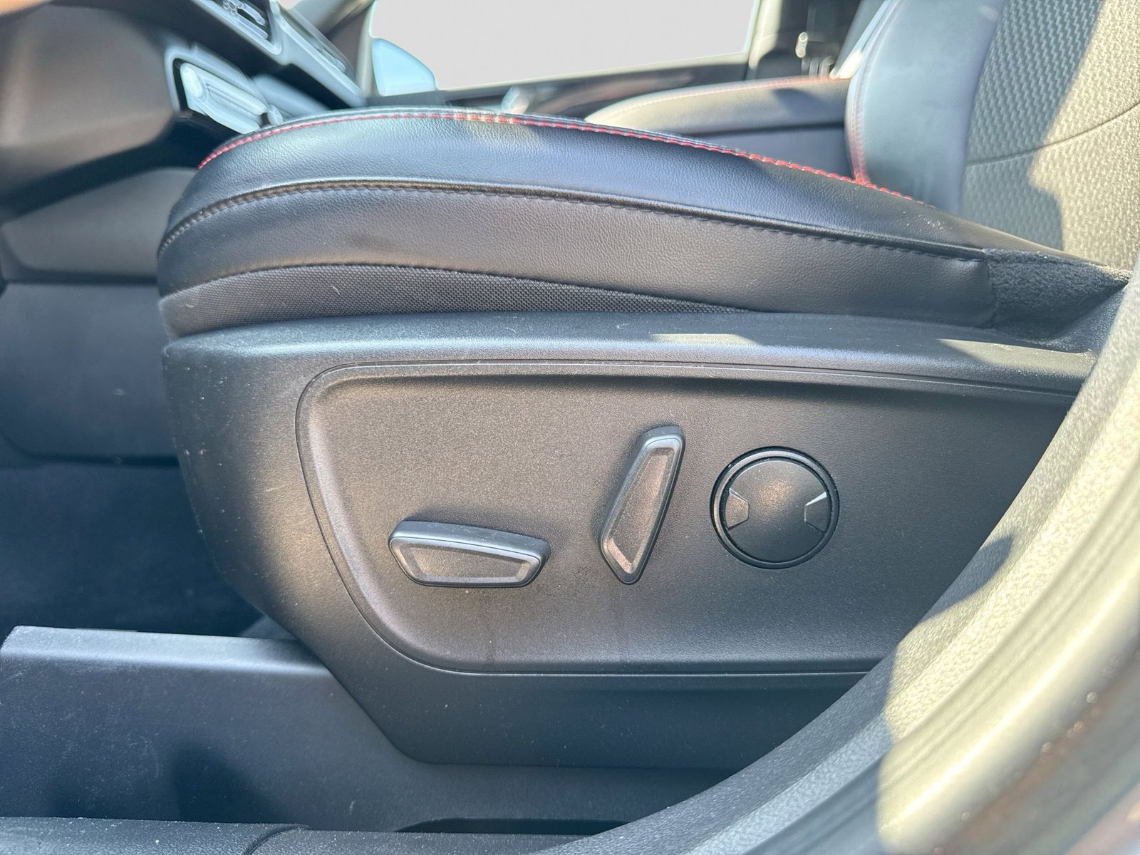 Thumbnail: 2023 Ford Escape - 22