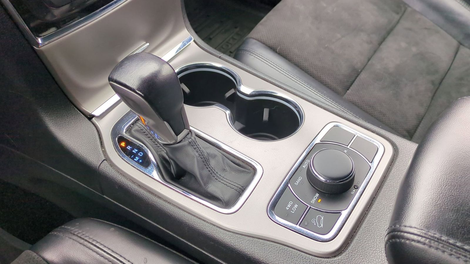 Thumbnail: 2022 Jeep Grand Cherokee - 38