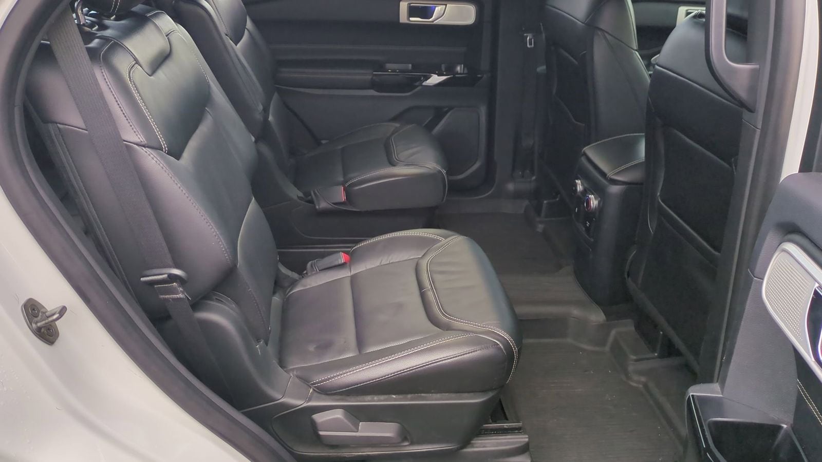 Thumbnail: 2022 Ford Explorer - 22