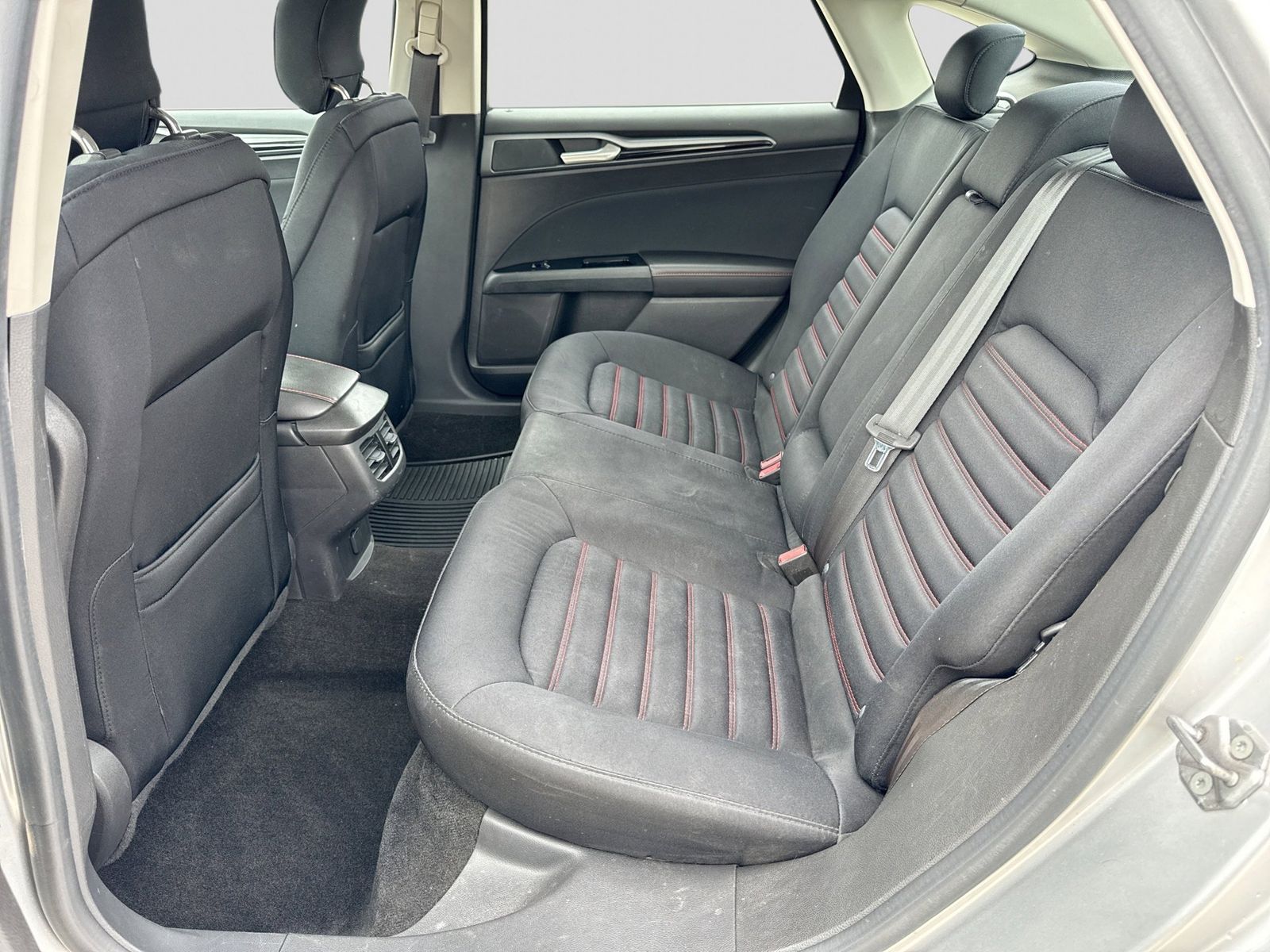 Thumbnail: 2013 Ford Fusion - 20