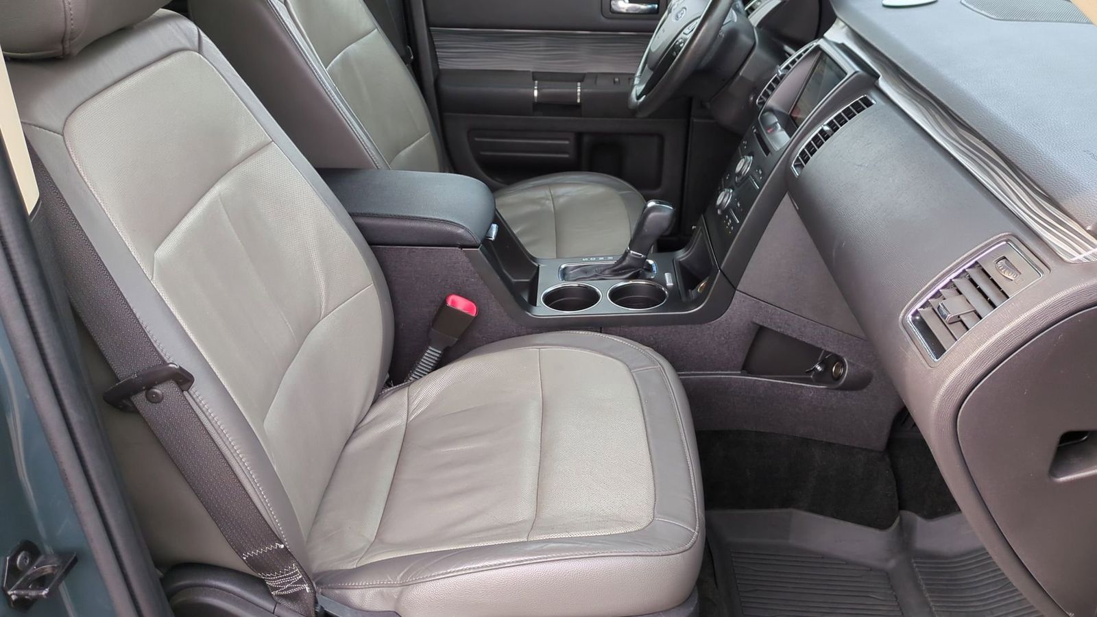 Thumbnail: 2016 Ford Flex - 23